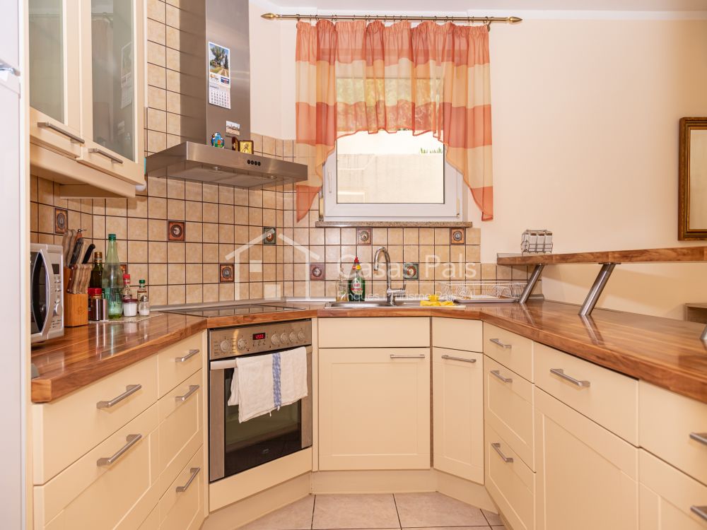 Large villa with sea views on Pals beach