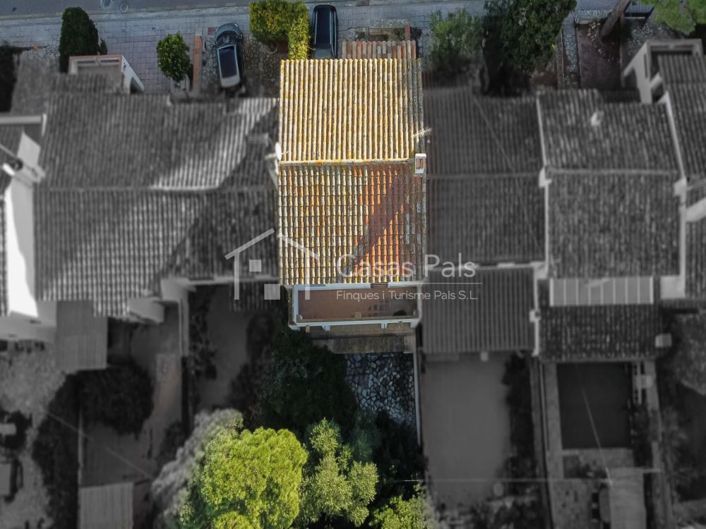 semi-detached house near the beach