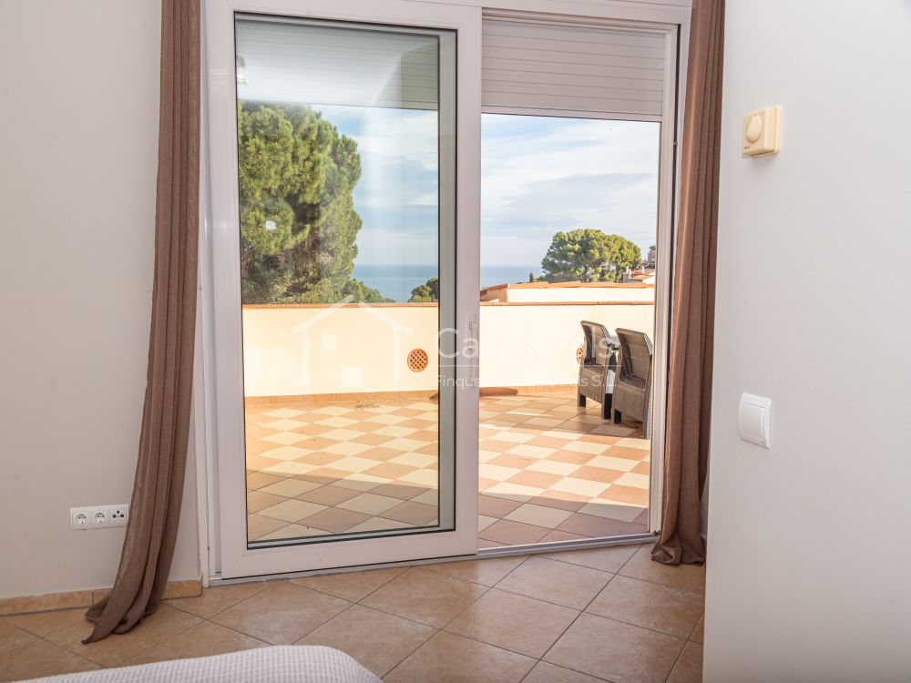 Große Villa mit Meerblick am Strand von Pals