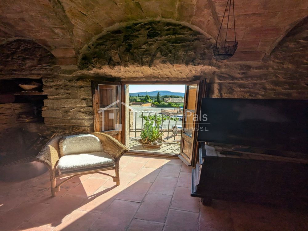 Casa de poble al centre de Torrent (Costa Brava)