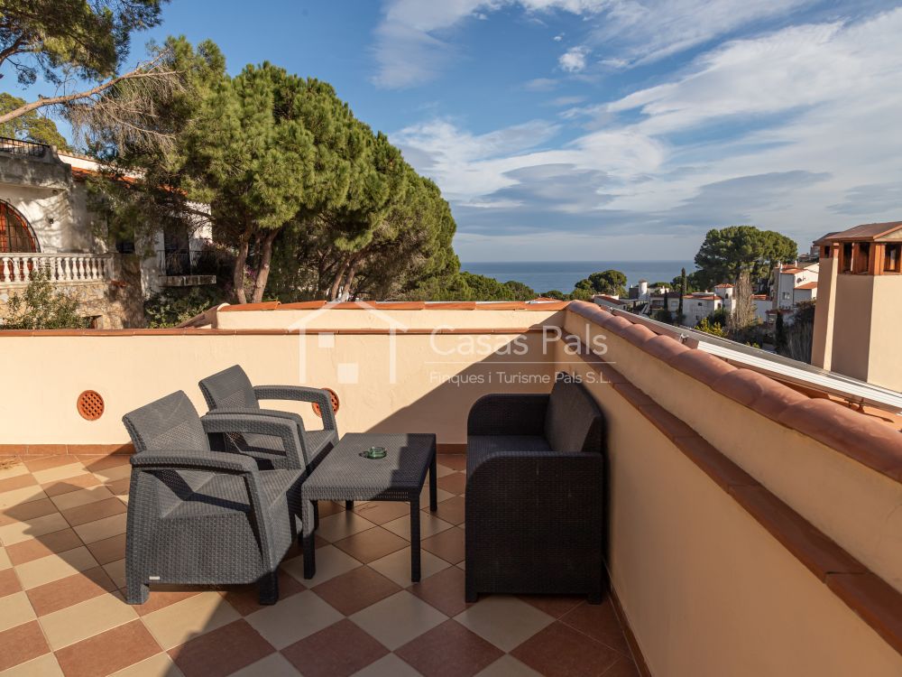 Große Villa mit Meerblick am Strand von Pals