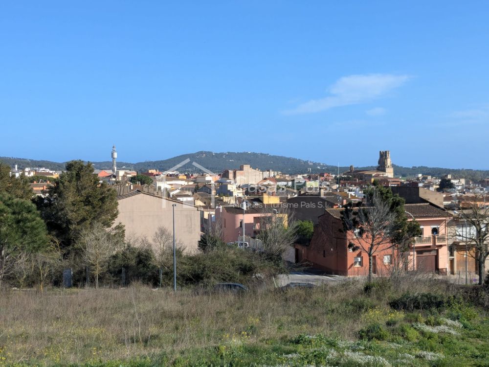 Casa independent situada en una tranquil·la zona residencial de Palafrugell.