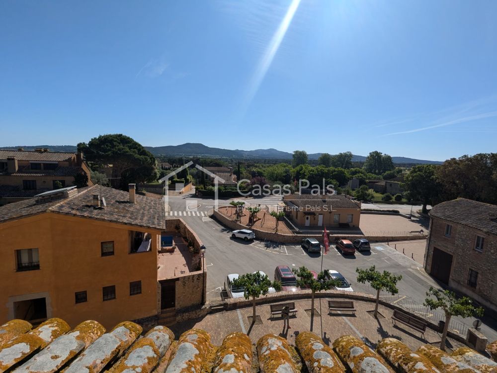 Steinhaus im Stradtzentrum von Torrent (Costa Brava)