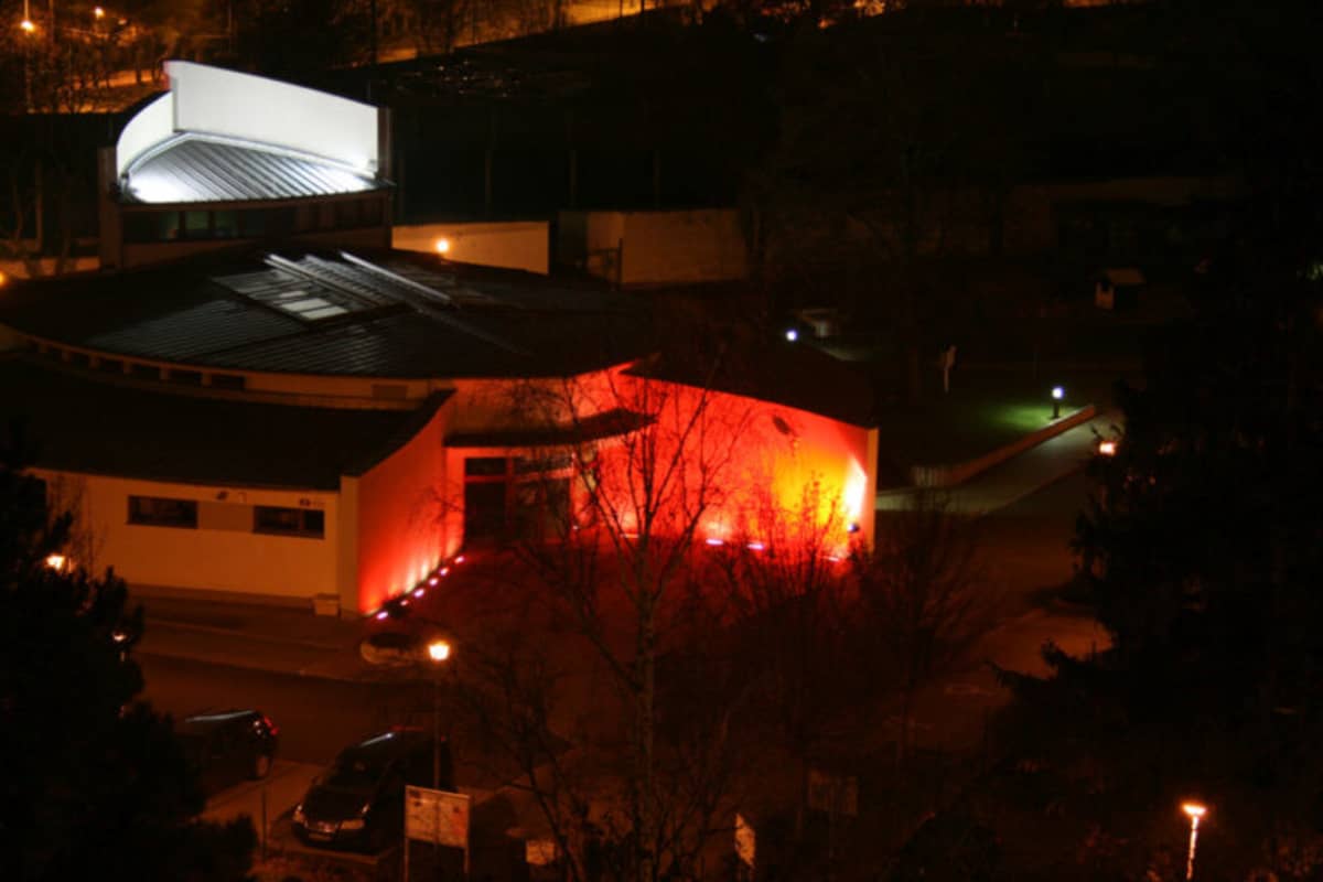 Cervena-streda-m1-768x512-2