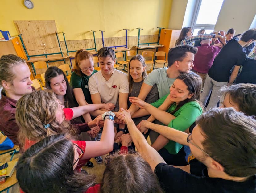 Pxl-20240427-070806553