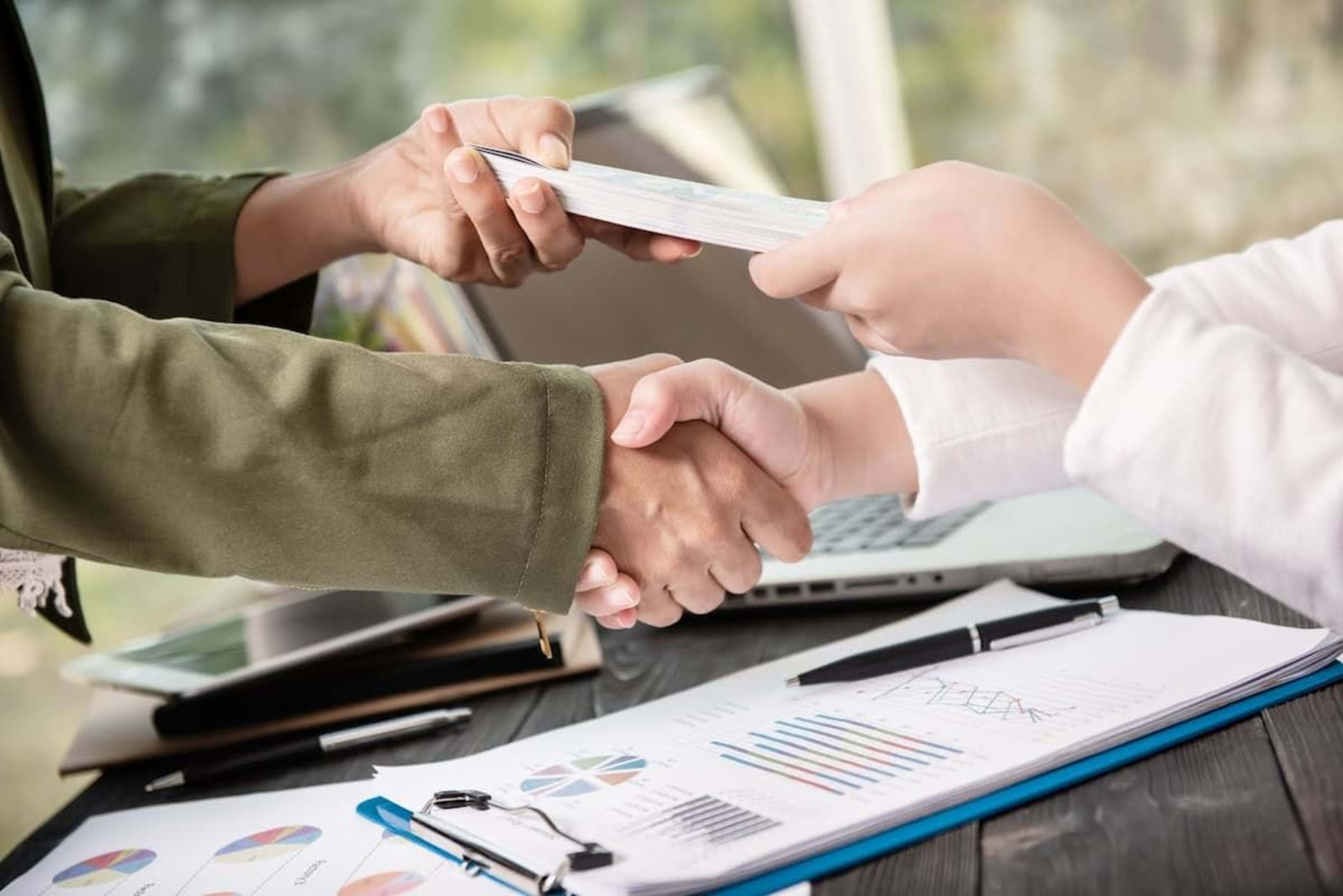 Paying employees' salaries in cash 