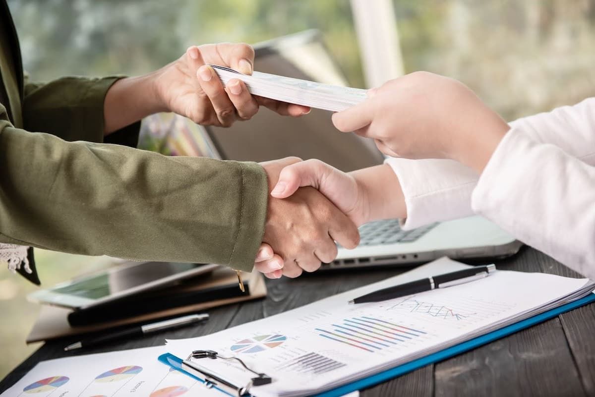 Paying employees' salaries in cash 