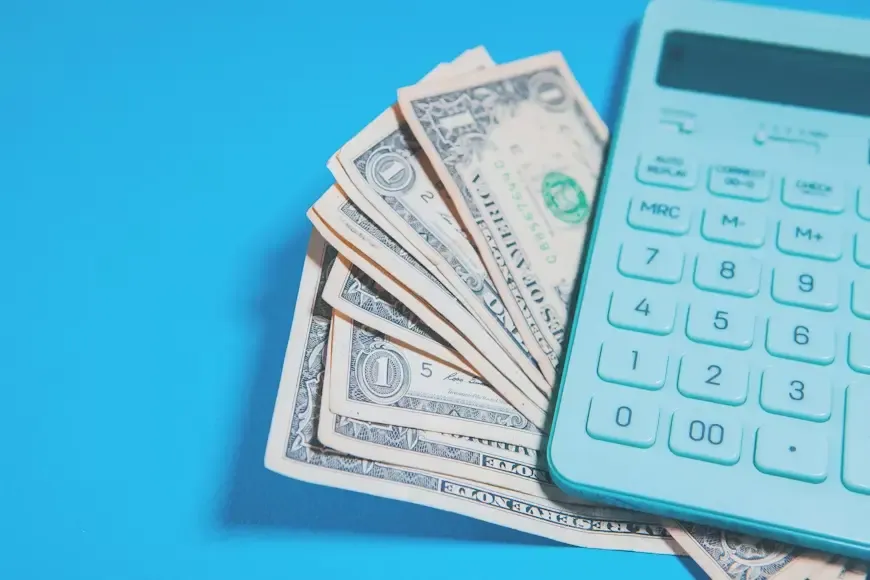 calculator-revenue-earned.webp