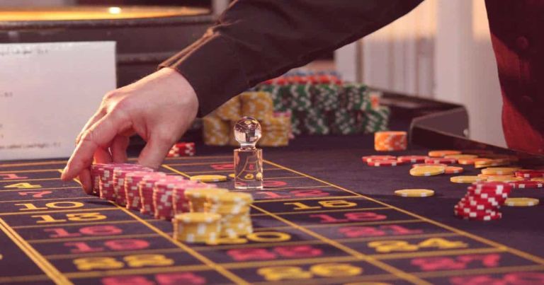 The Ultimate Guide on How To Play Roulette