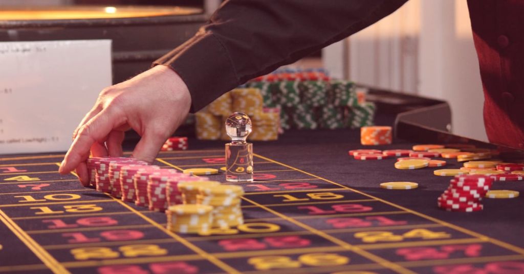 How To Play Roulette: The Ultimate Guide