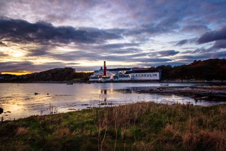 The Ultimate Guide to the Best Islay Whiskies From Peaty Perfection to Rich and Smoky Flavors