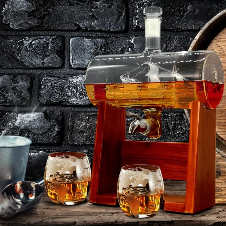 Barrel 6 Piece Glass Whiskey Decanter Set