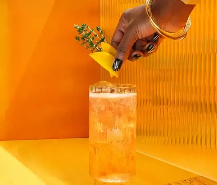 5. The Sparkling Sweet Johnnie & Peach