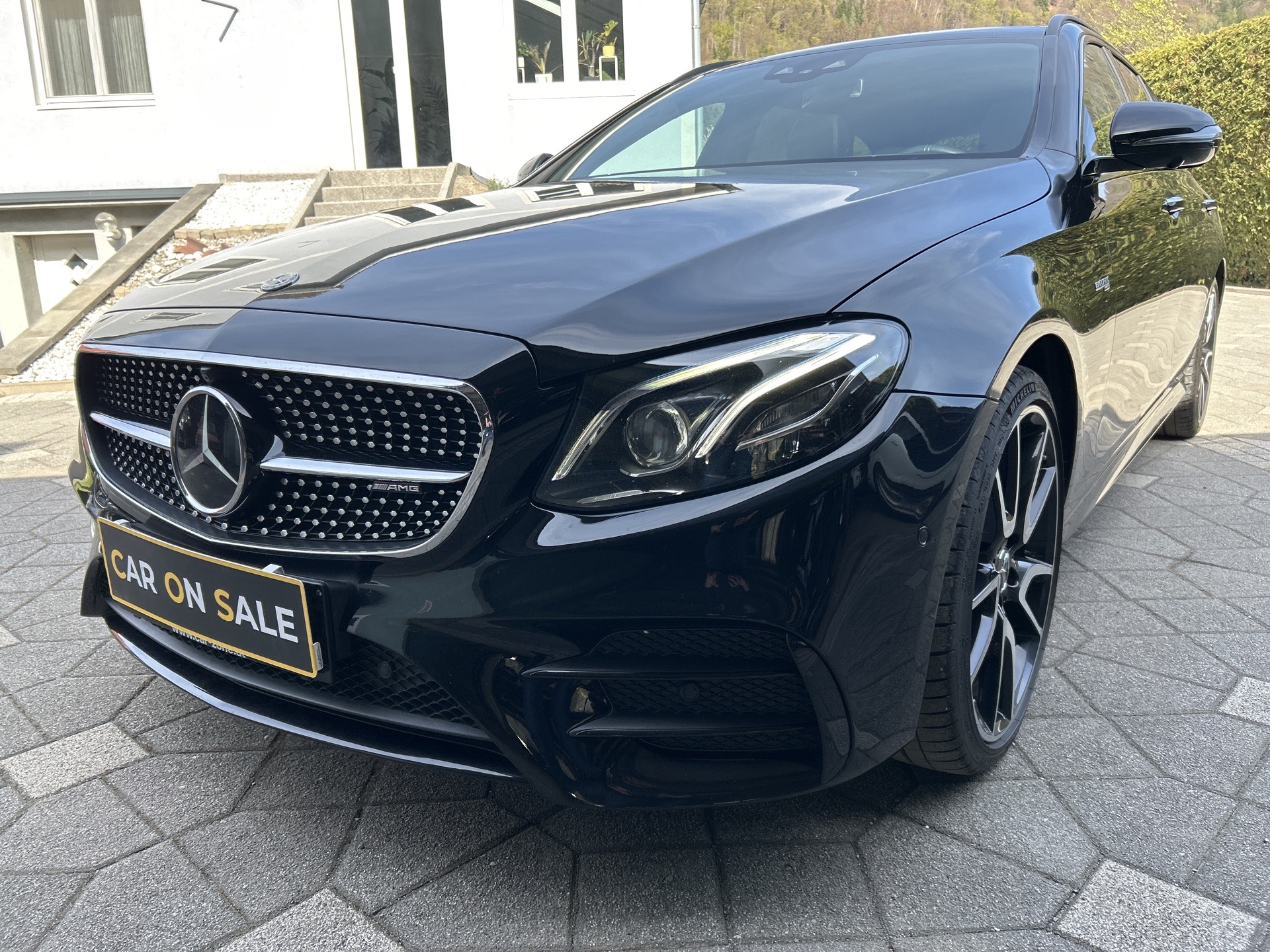 Mercedes-Benz E