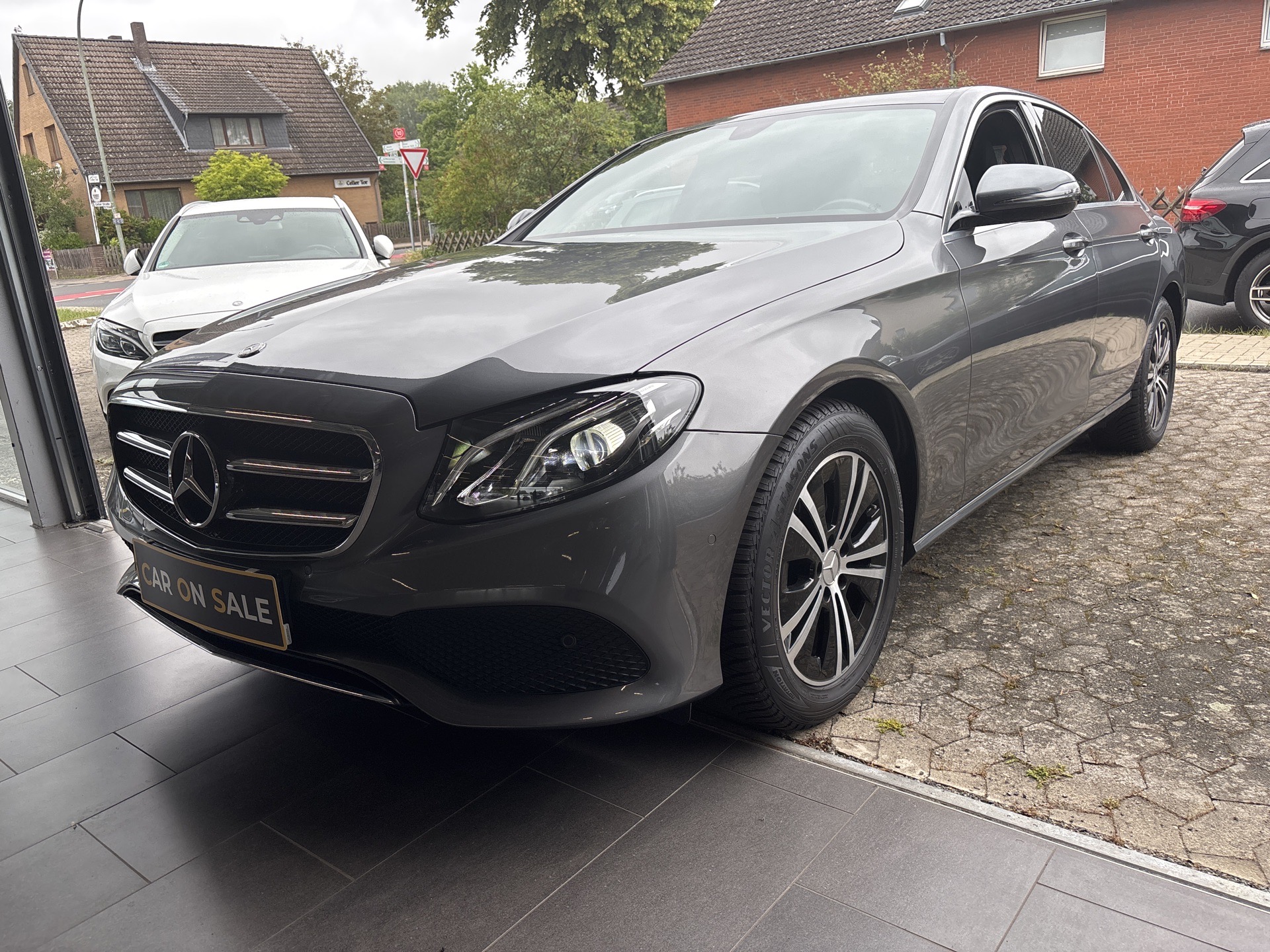 Mercedes-Benz E
