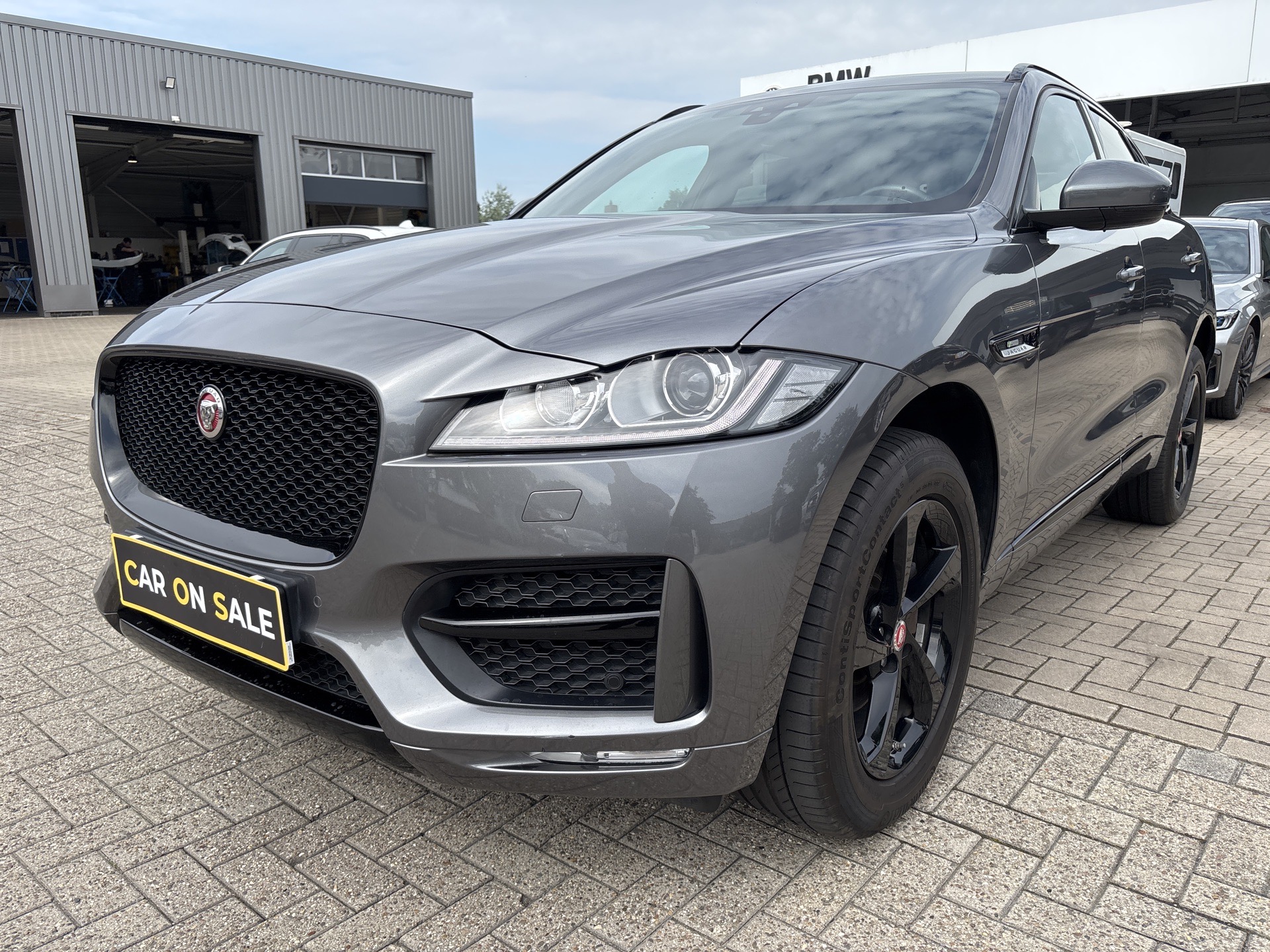 Jaguar F-PACE