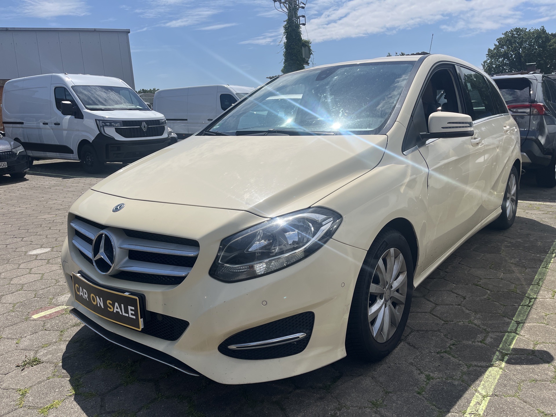 Mercedes-Benz B