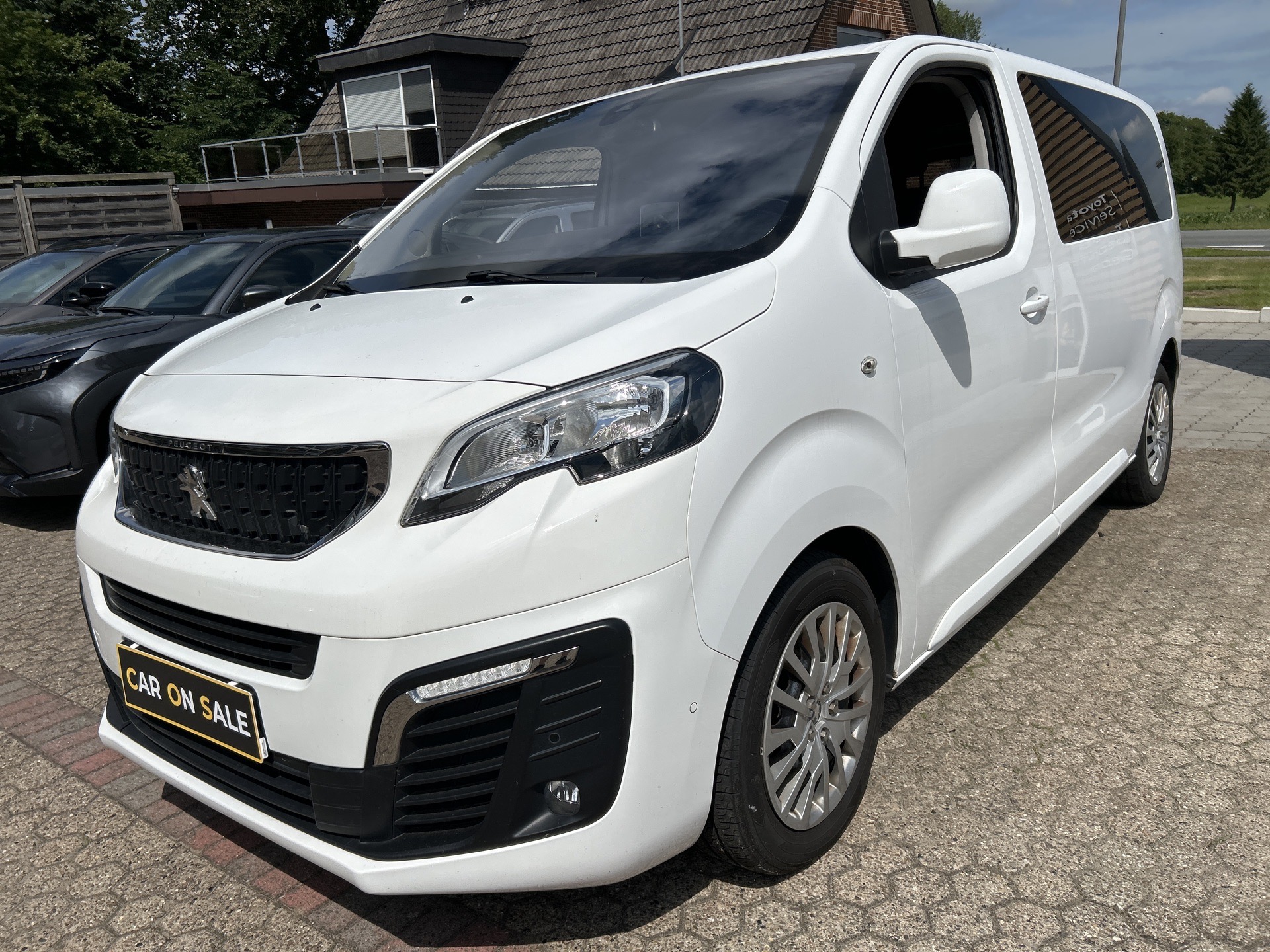 Peugeot Traveller