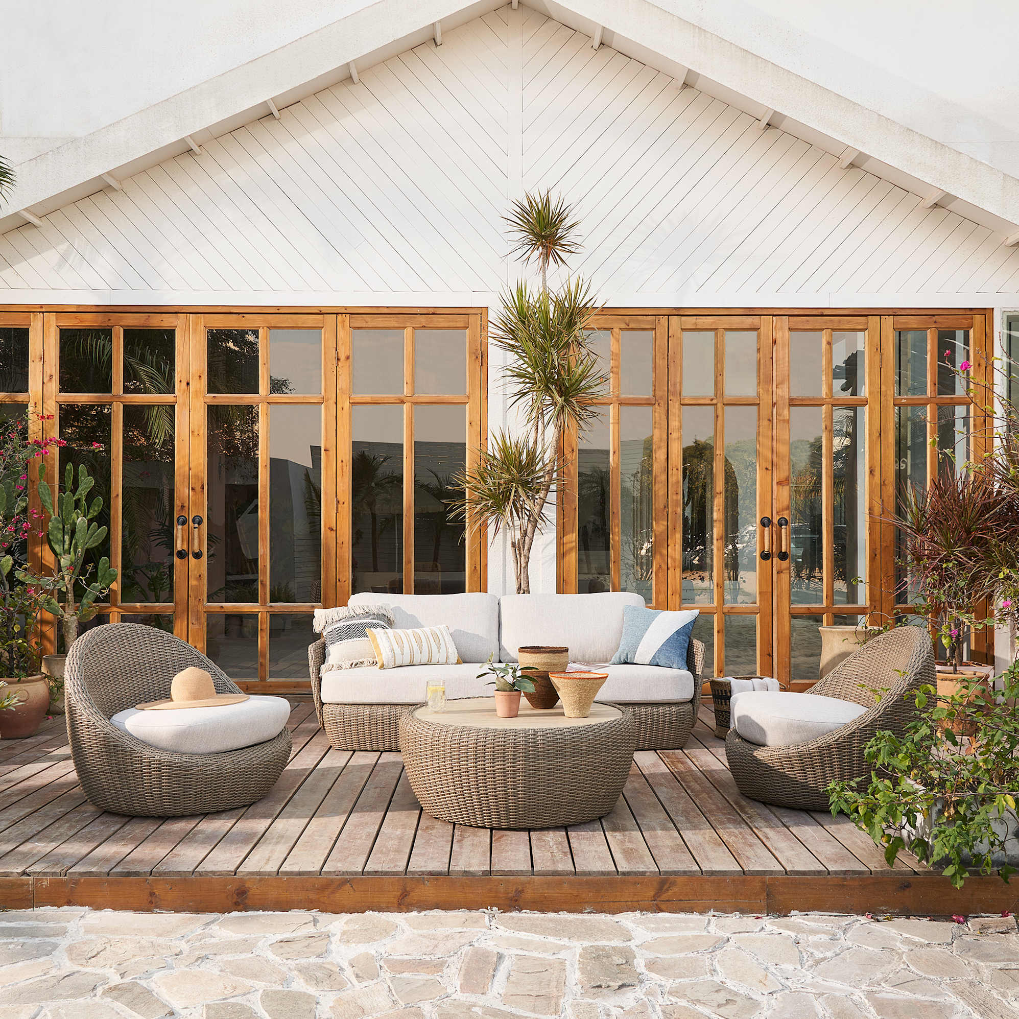 Malta Outdoor Round Drum Coffee Table 3