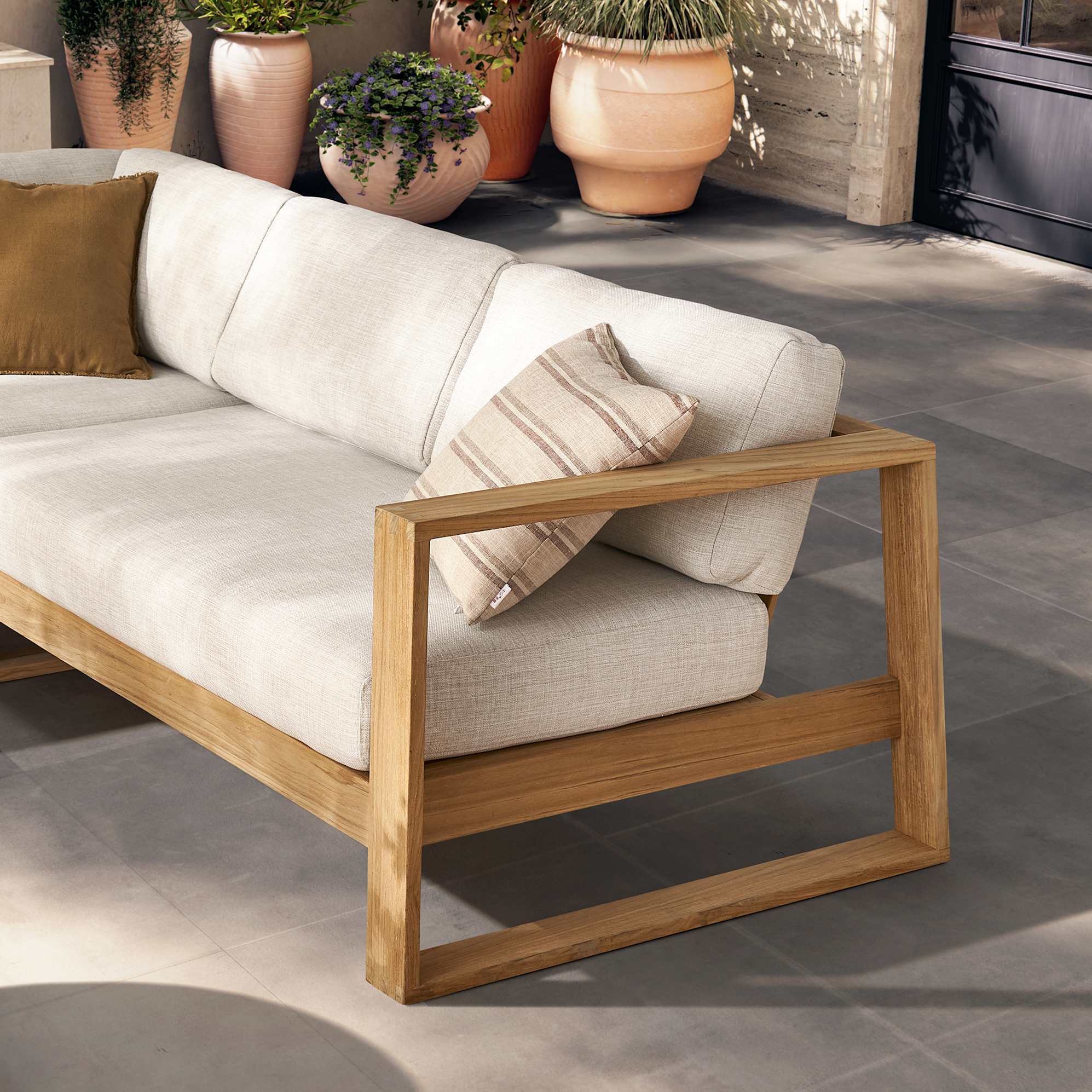 Rio Outdoor Extended L-Shape Sectional Couch 3