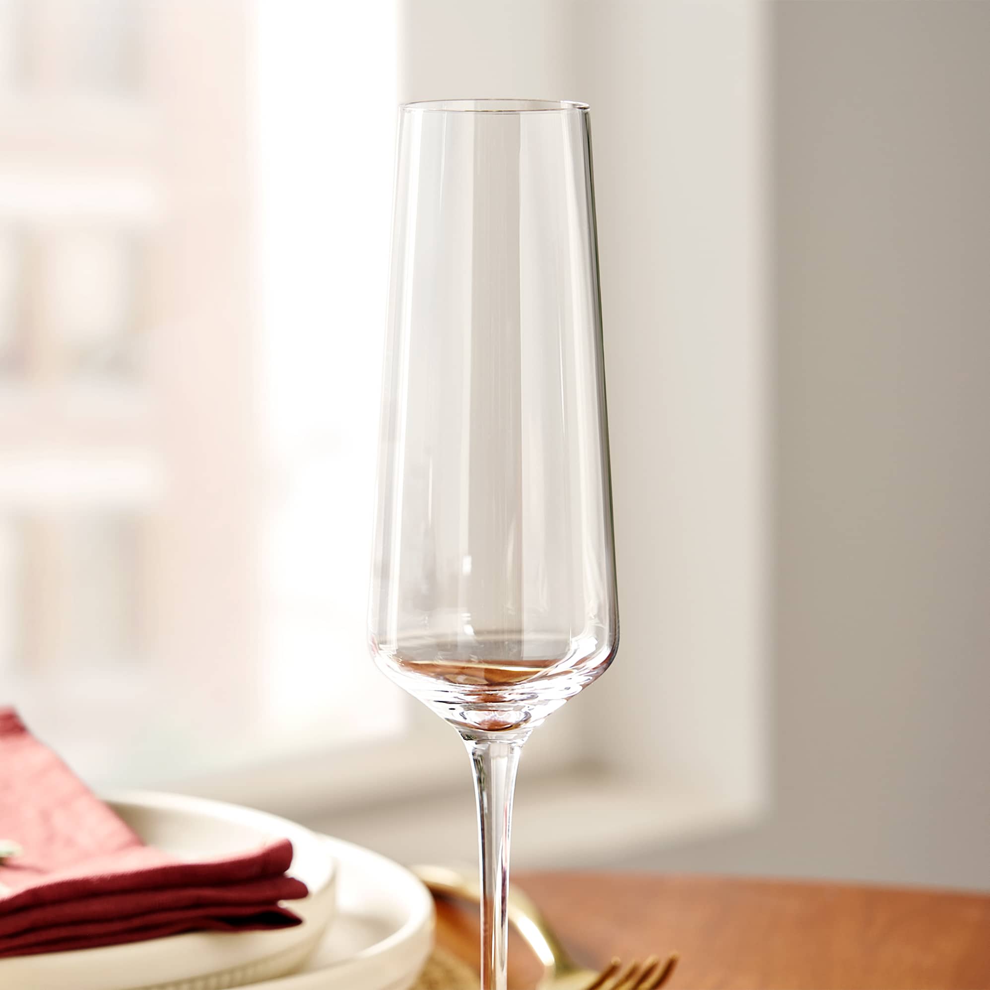 Lucent Champagne Glasses, Set of 4 4