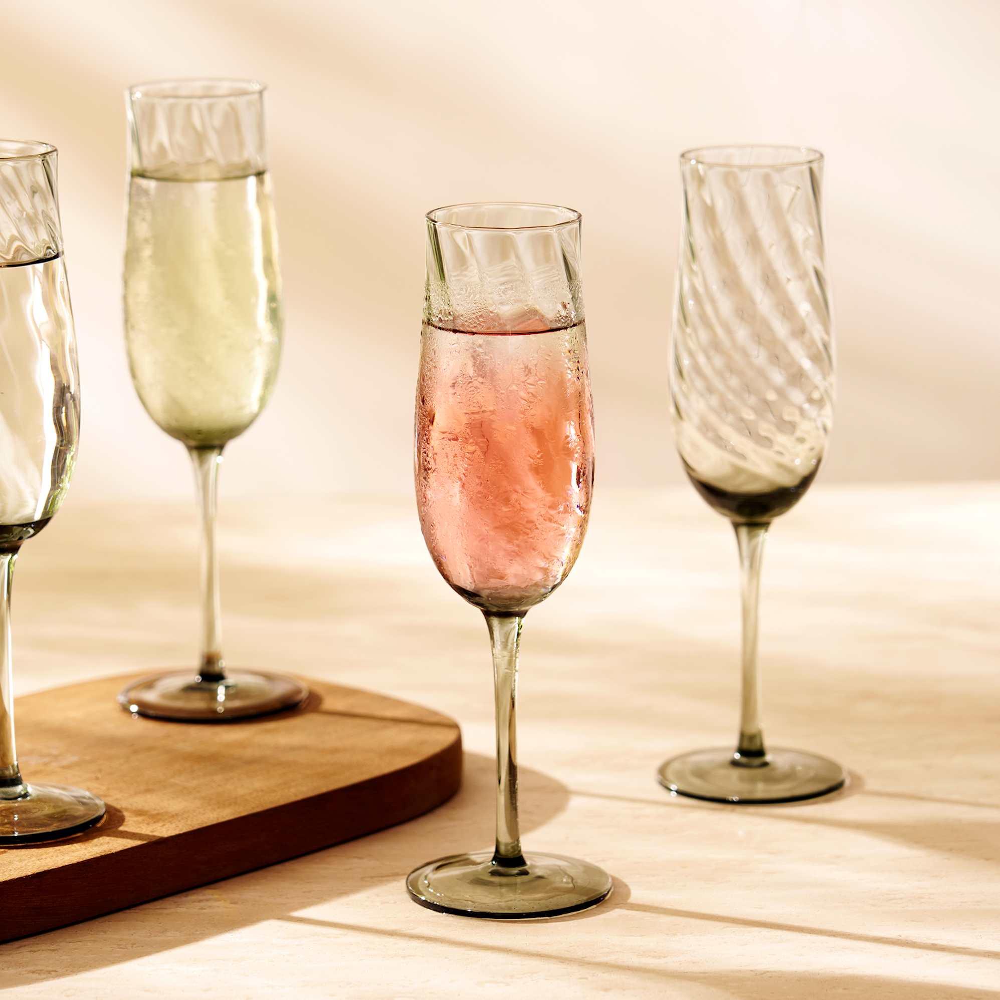 Cascade Champagne Glasses, Set of 4 3