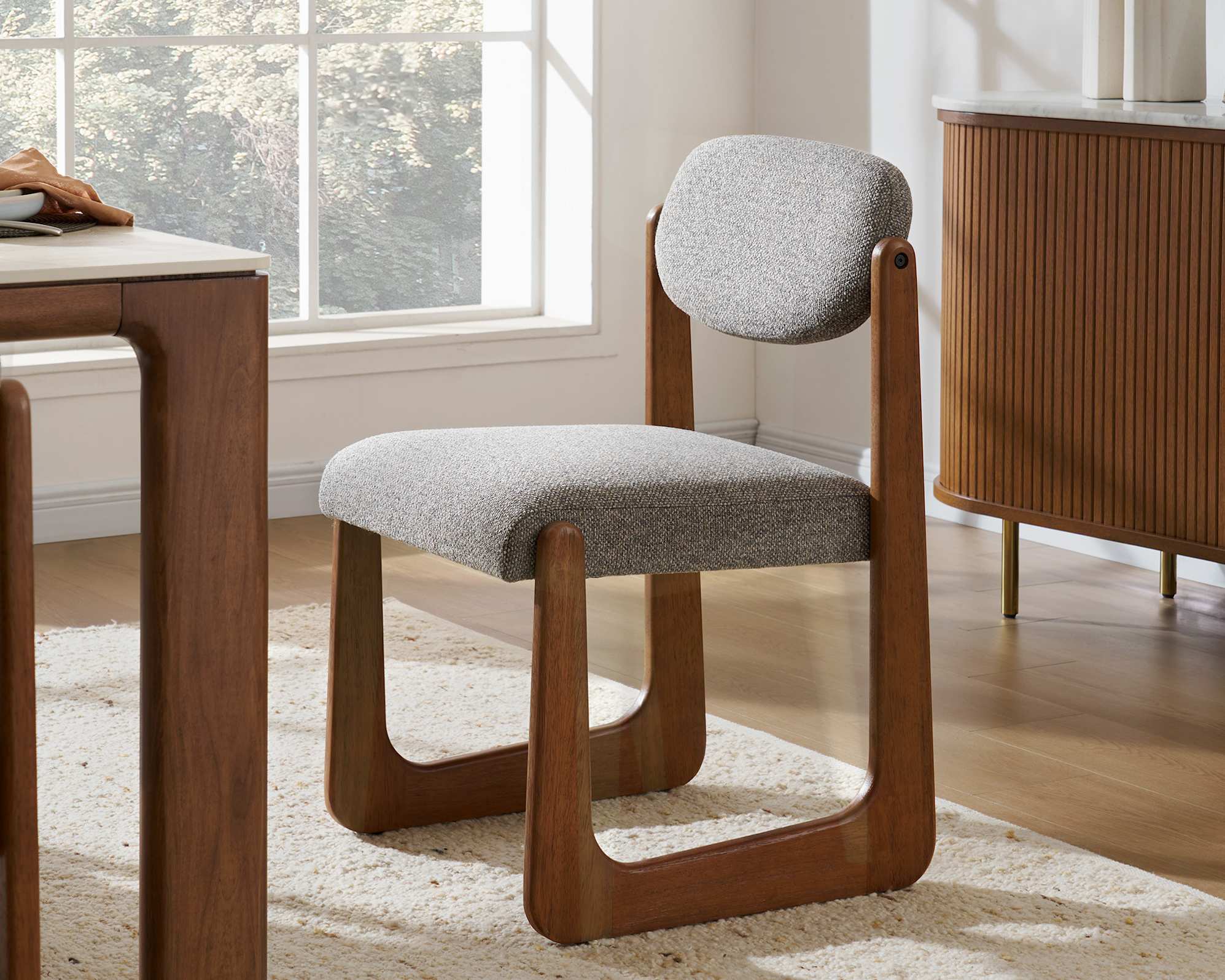 Harper Round Dining Table with Lira Chair Set 1