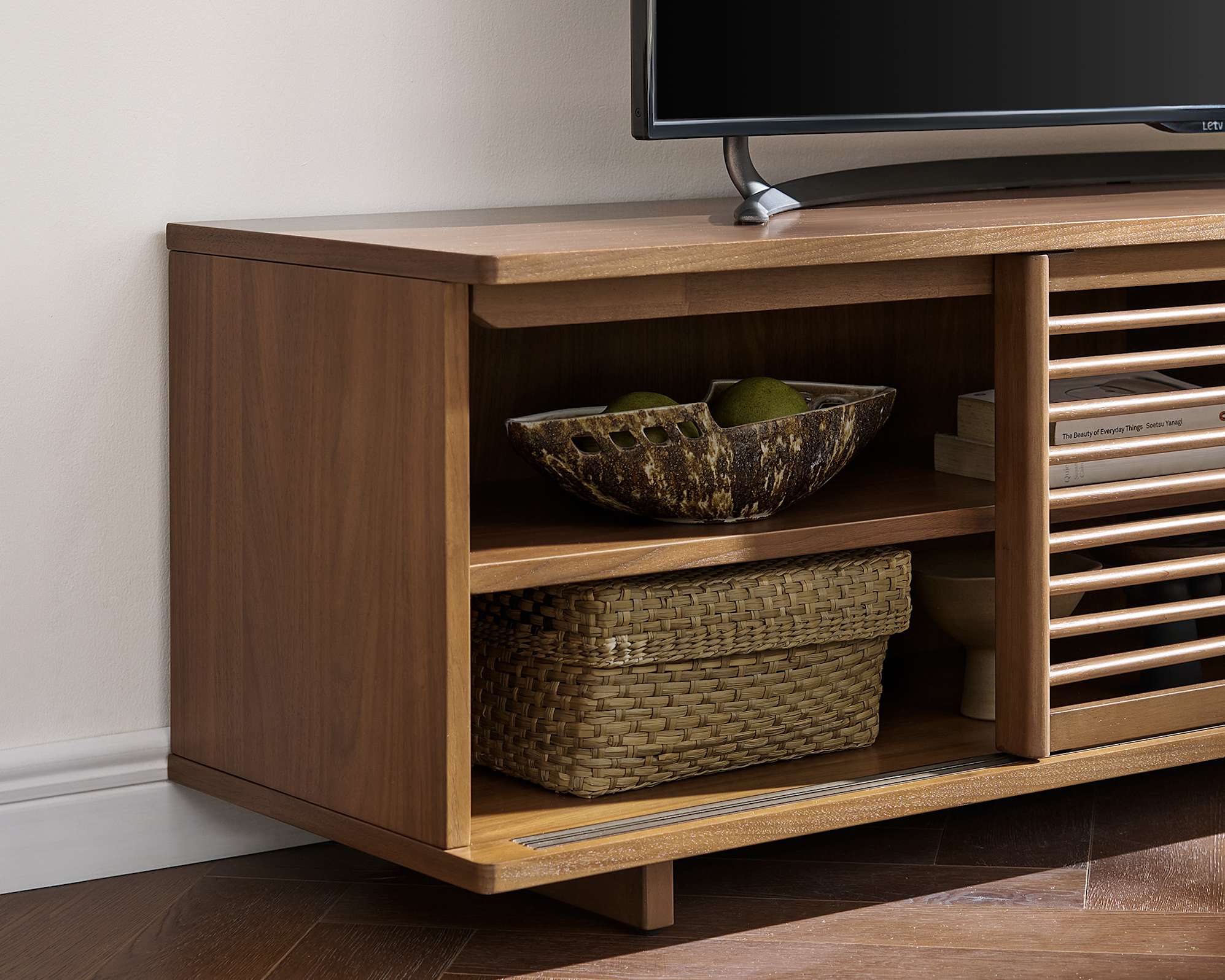 Vento Media Console System 4