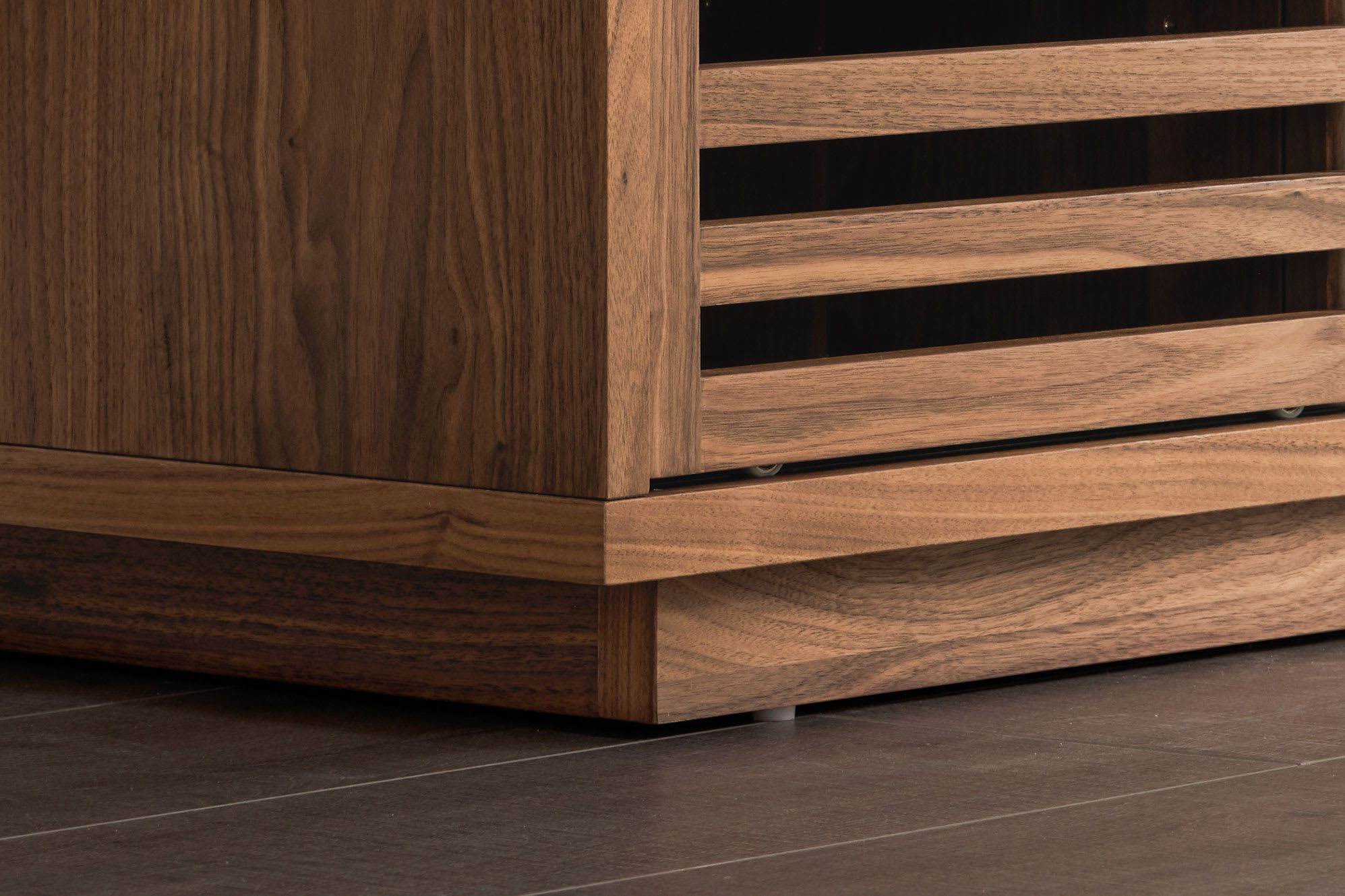 Luka Cabinet, Walnut 8