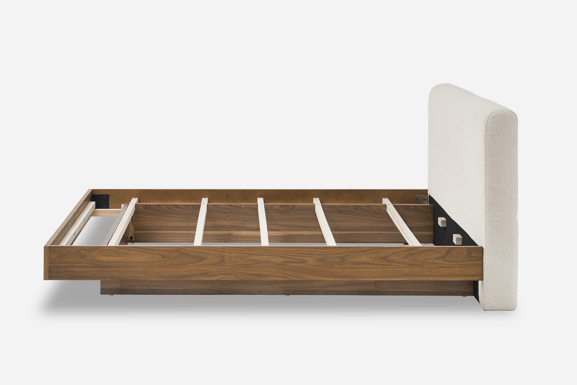 Joseph Bed, Bouclé 8