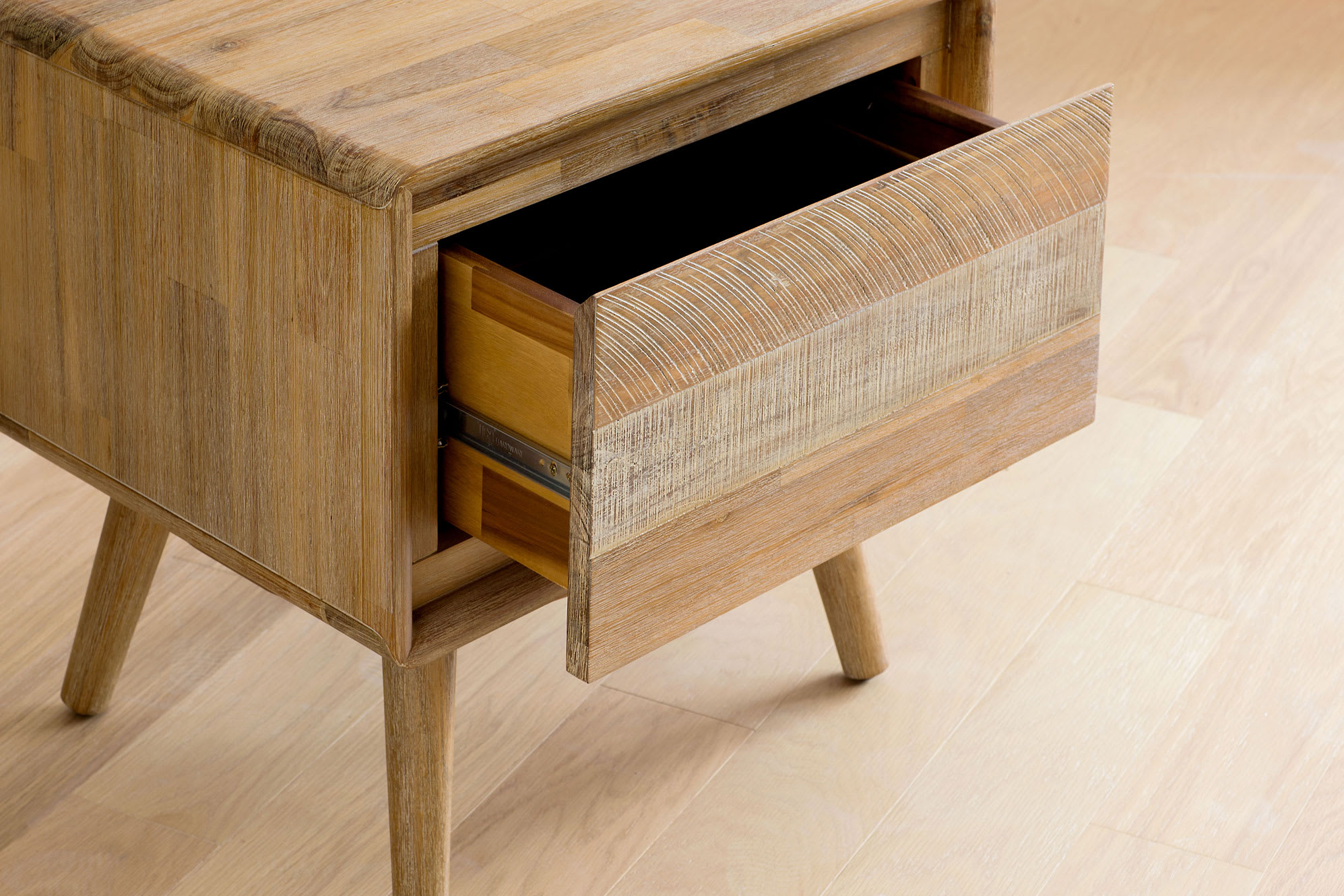 Spot Bed with 2 Spot Bedside Tables 6