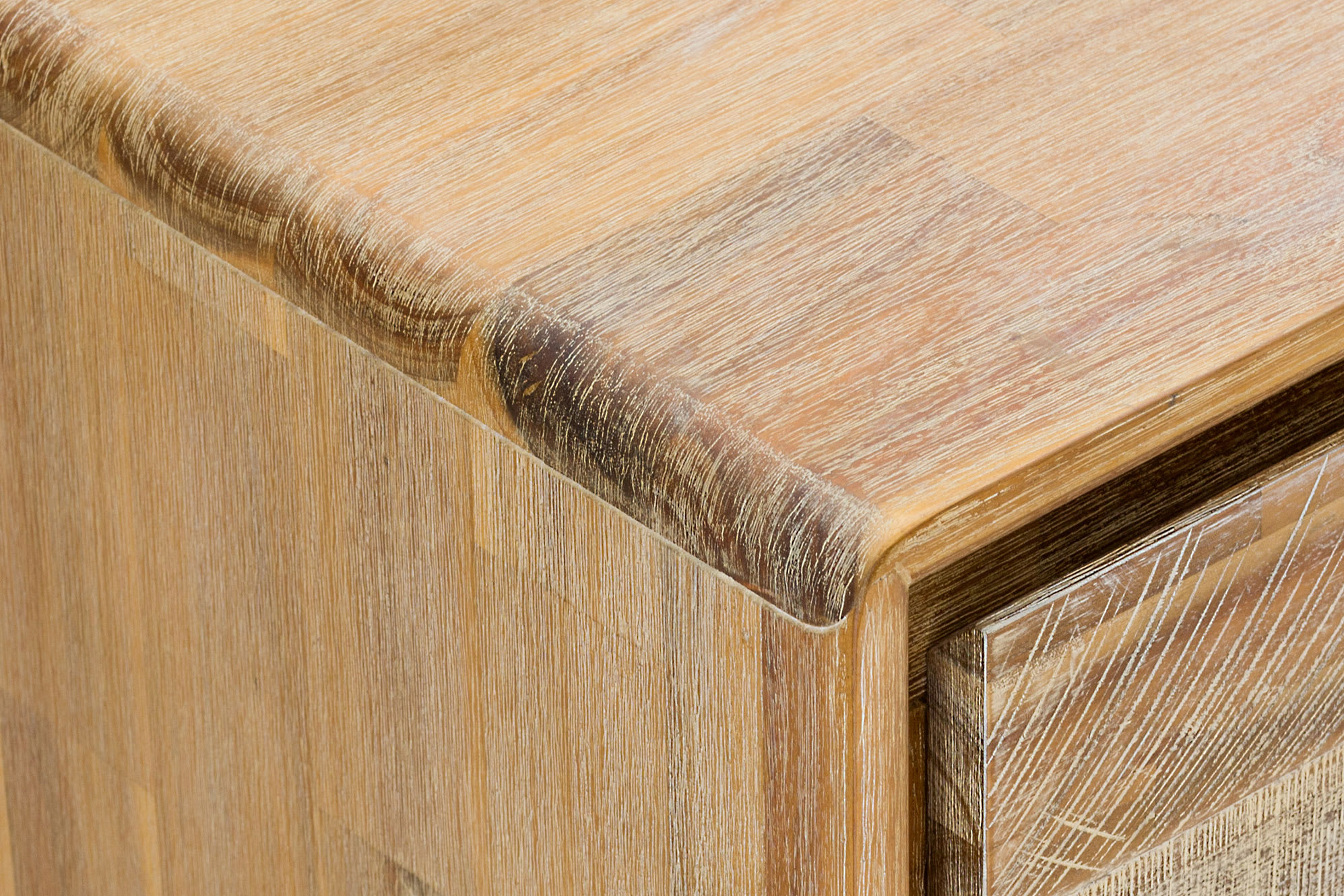 Spot Bed with 2 Spot Bedside Tables 7