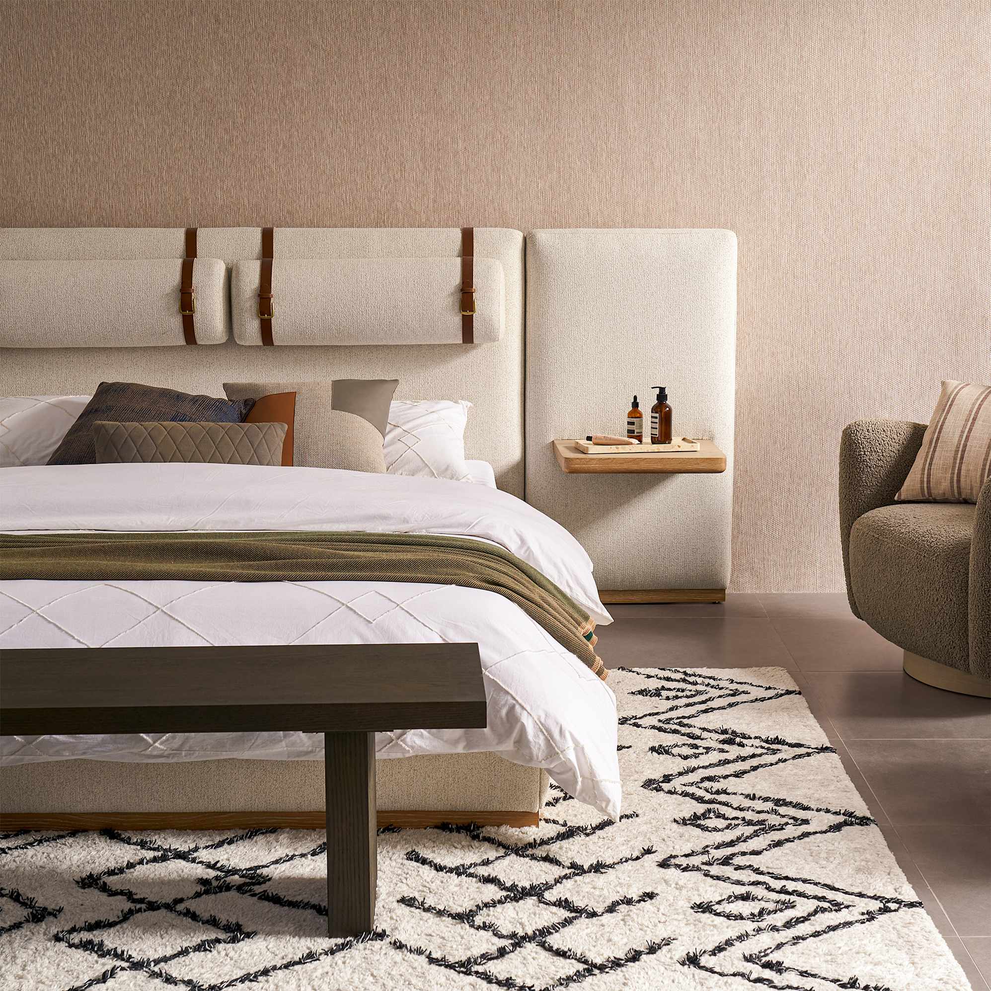 Claude Performance Fabric Bed 3