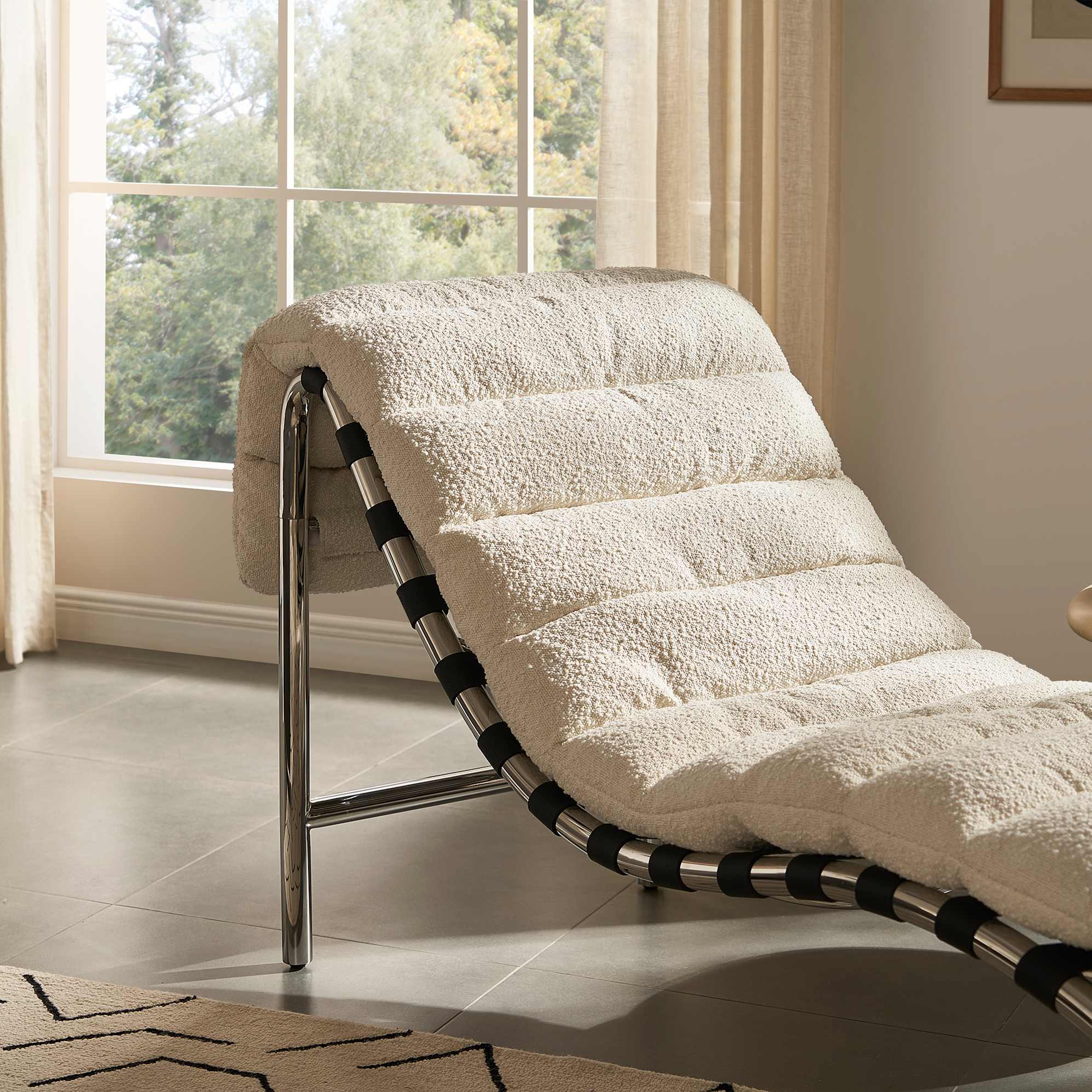 Astrid Chaise Lounge 2