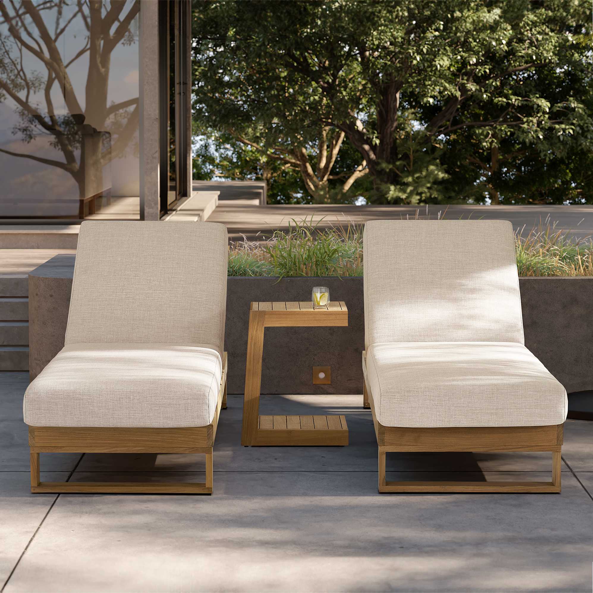 Rio Outdoor Teak C-Side Table 4