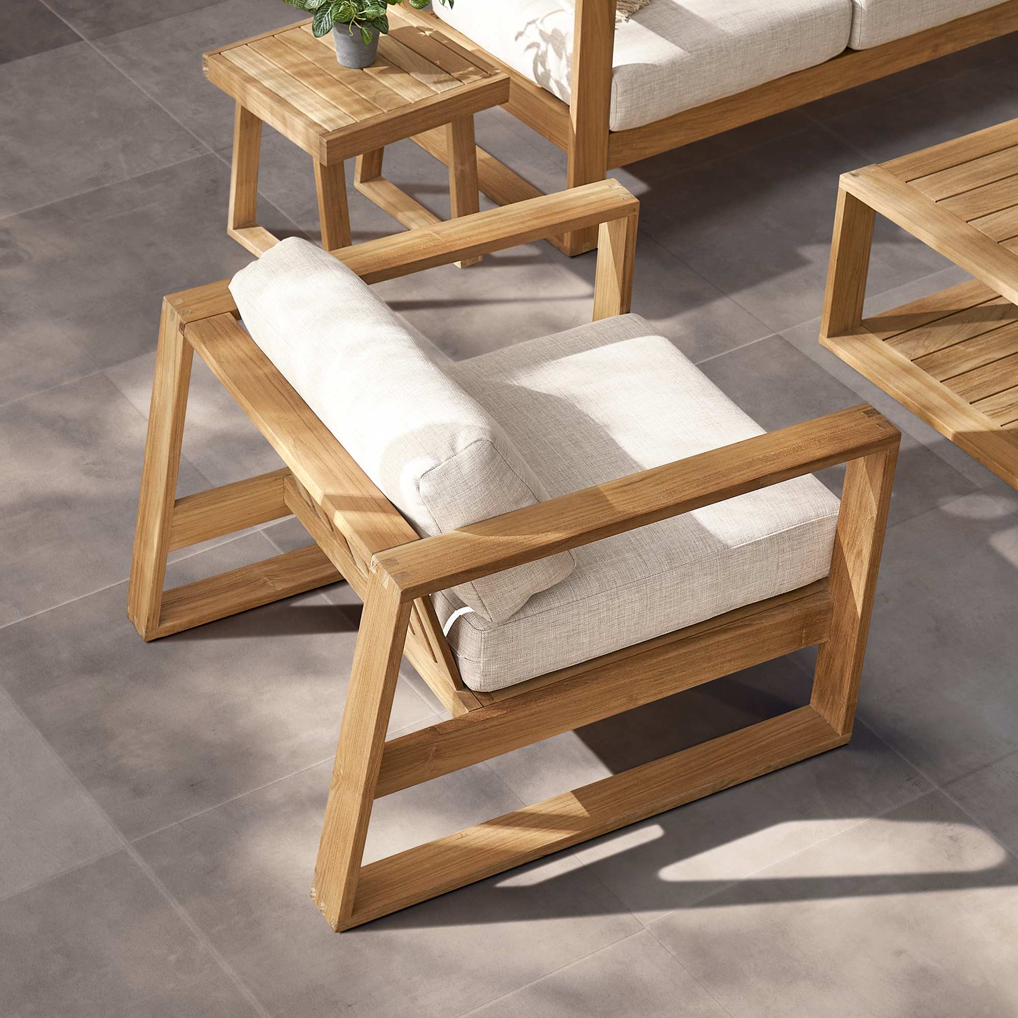 Rio Outdoor Lounge Chair 4