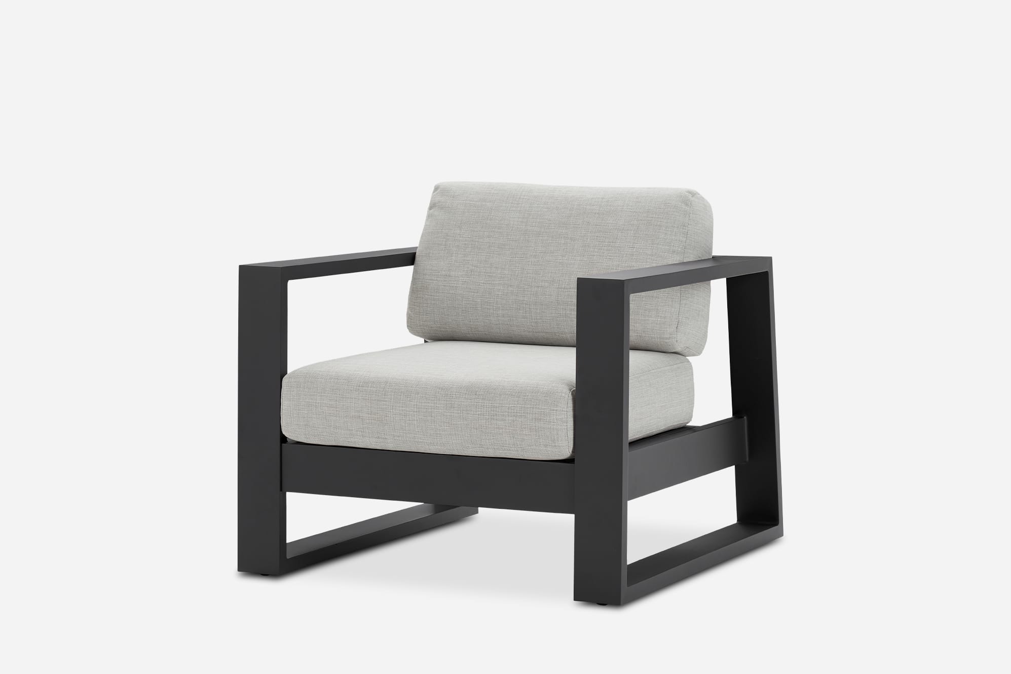 Rio Outdoor Lounge Chair 1