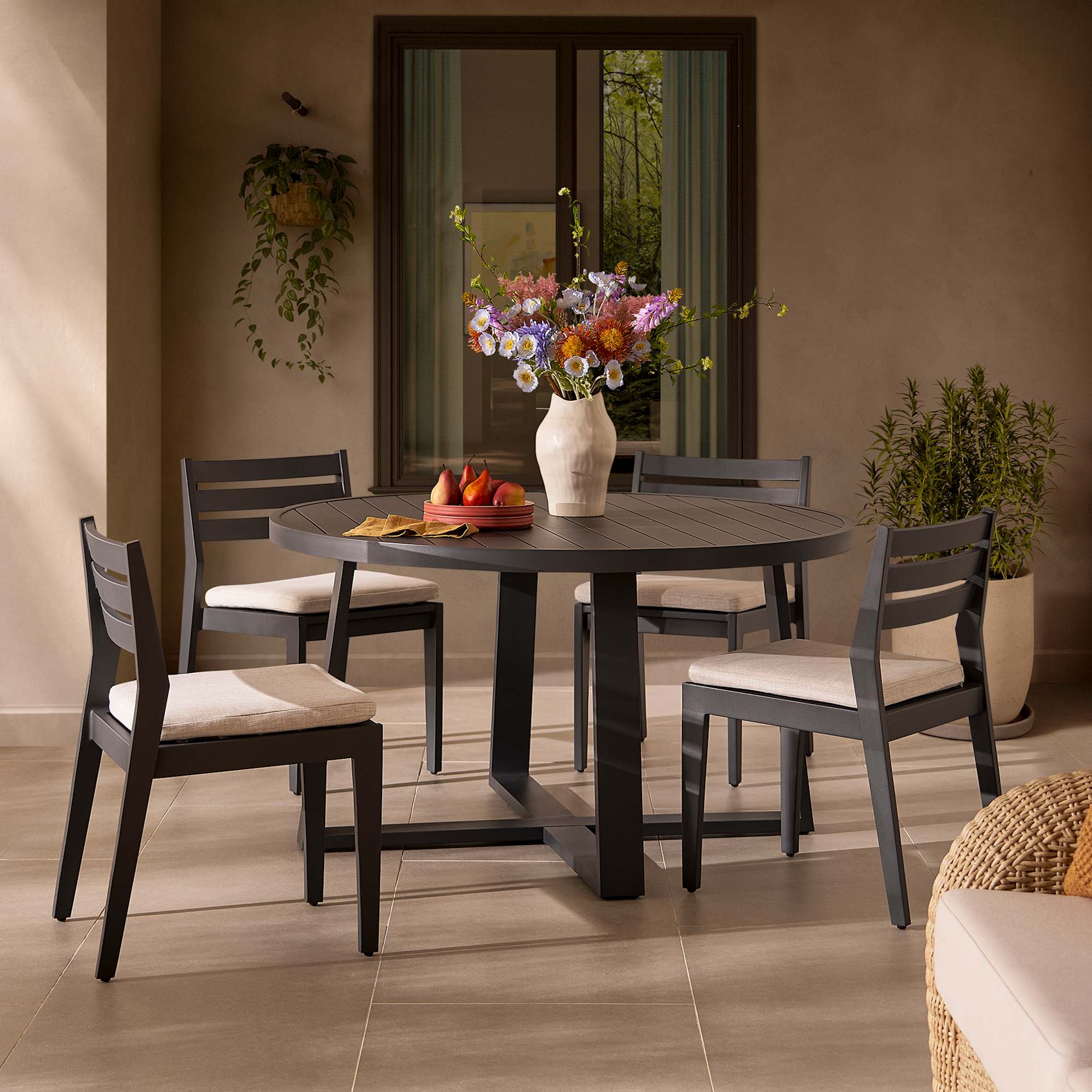 Rio Outdoor Round Dining Table 0