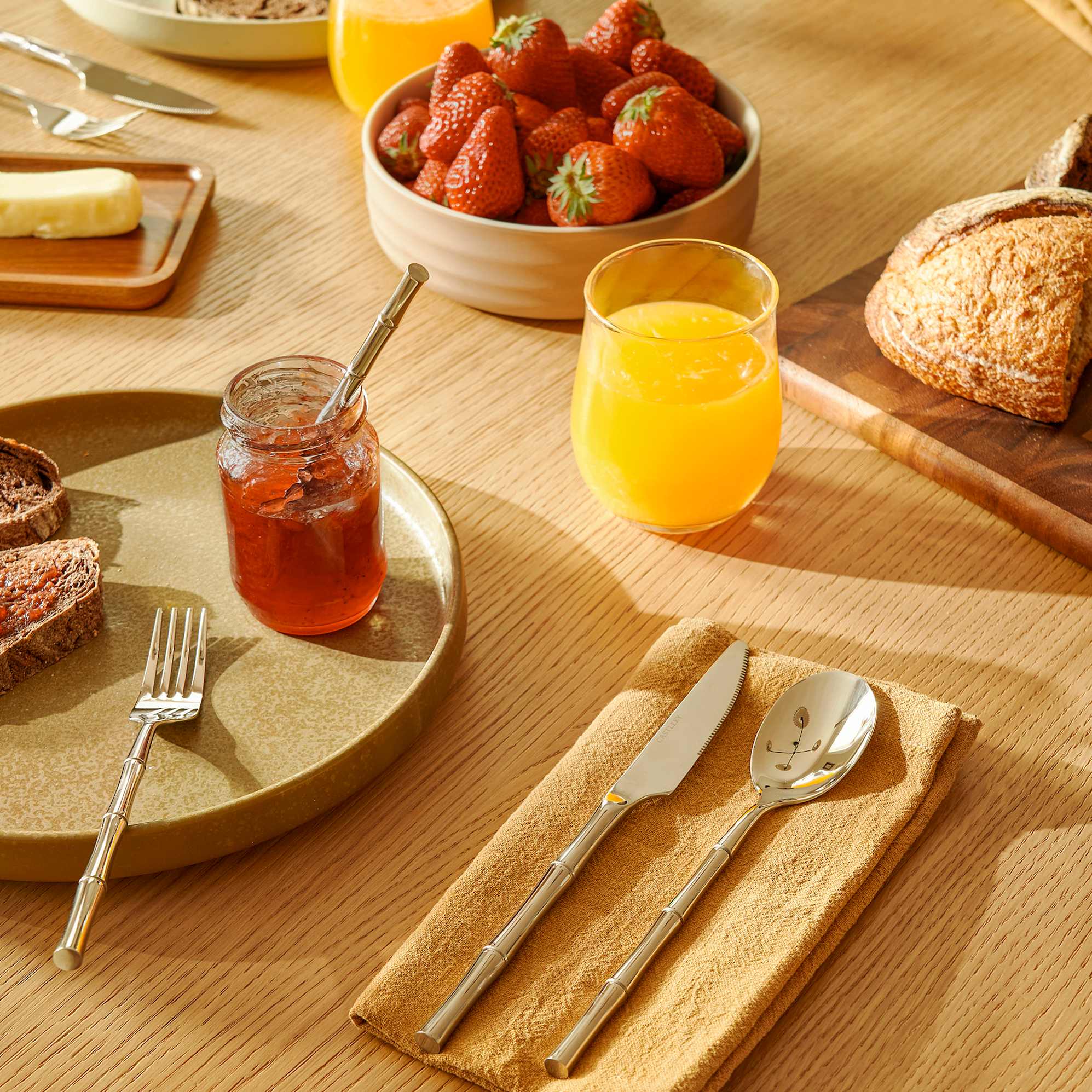 Kai 16-Piece Cutlery Set 3