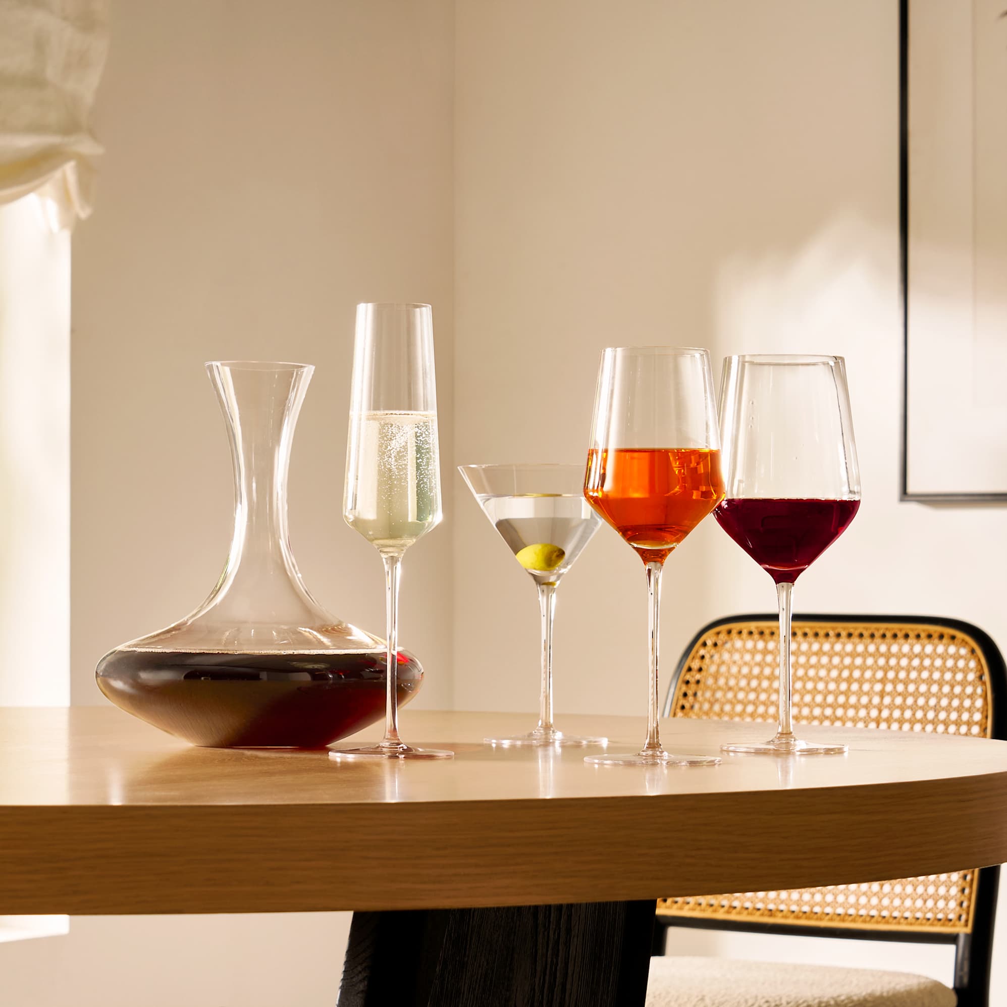 Lucent White Wine Glasses, Set of 4 2