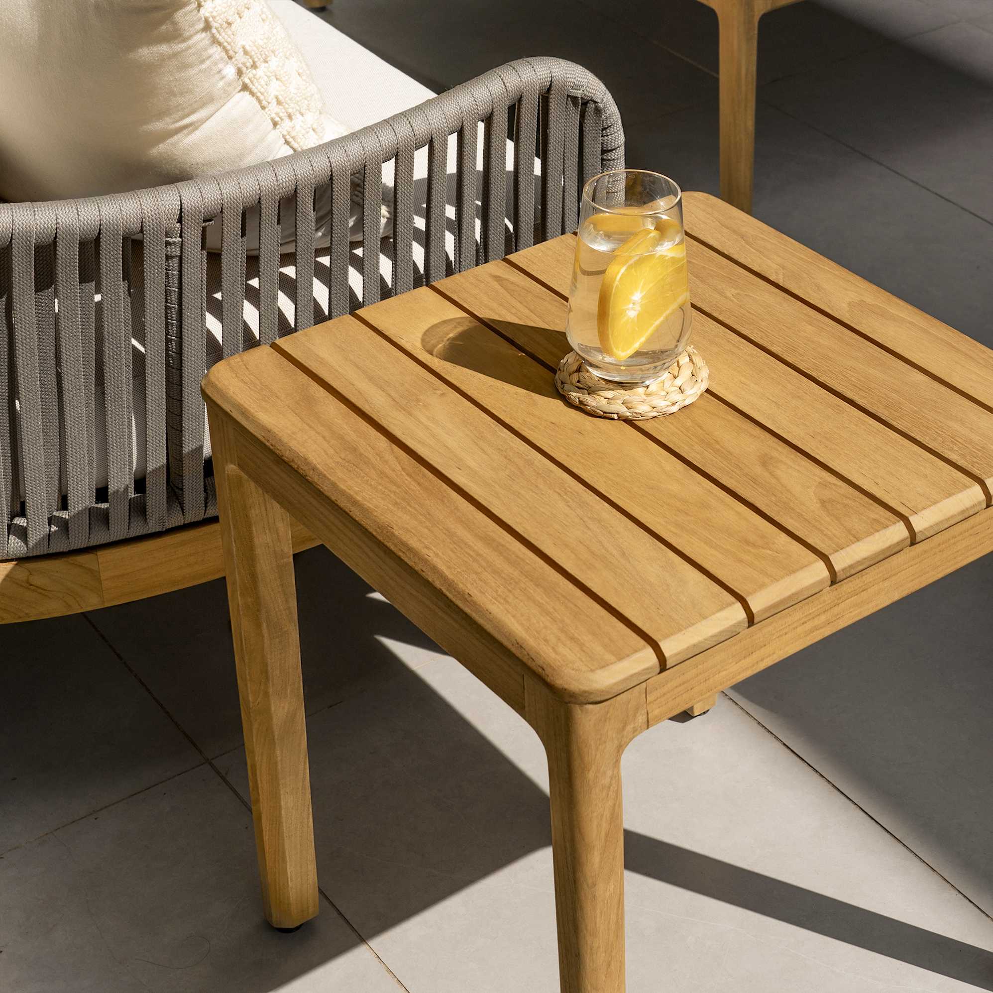 Isla Outdoor 2 Lounge Chairs & Side Table Set 4
