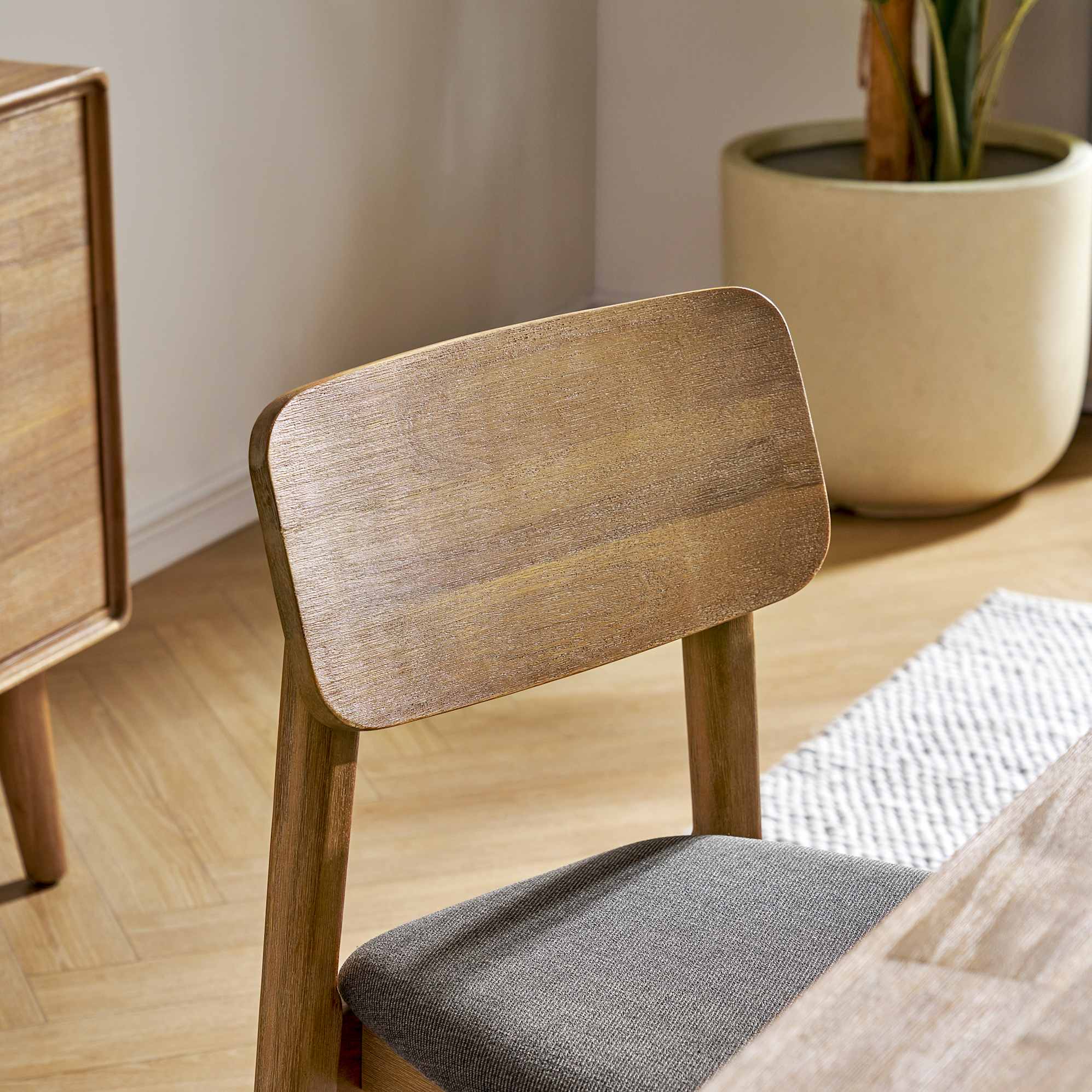 Seb Extendable Dining Set for 4-6 10