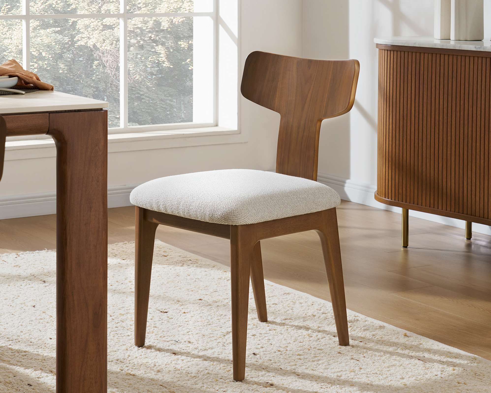 Arlen Dining Table with Tavi Chair Set 2