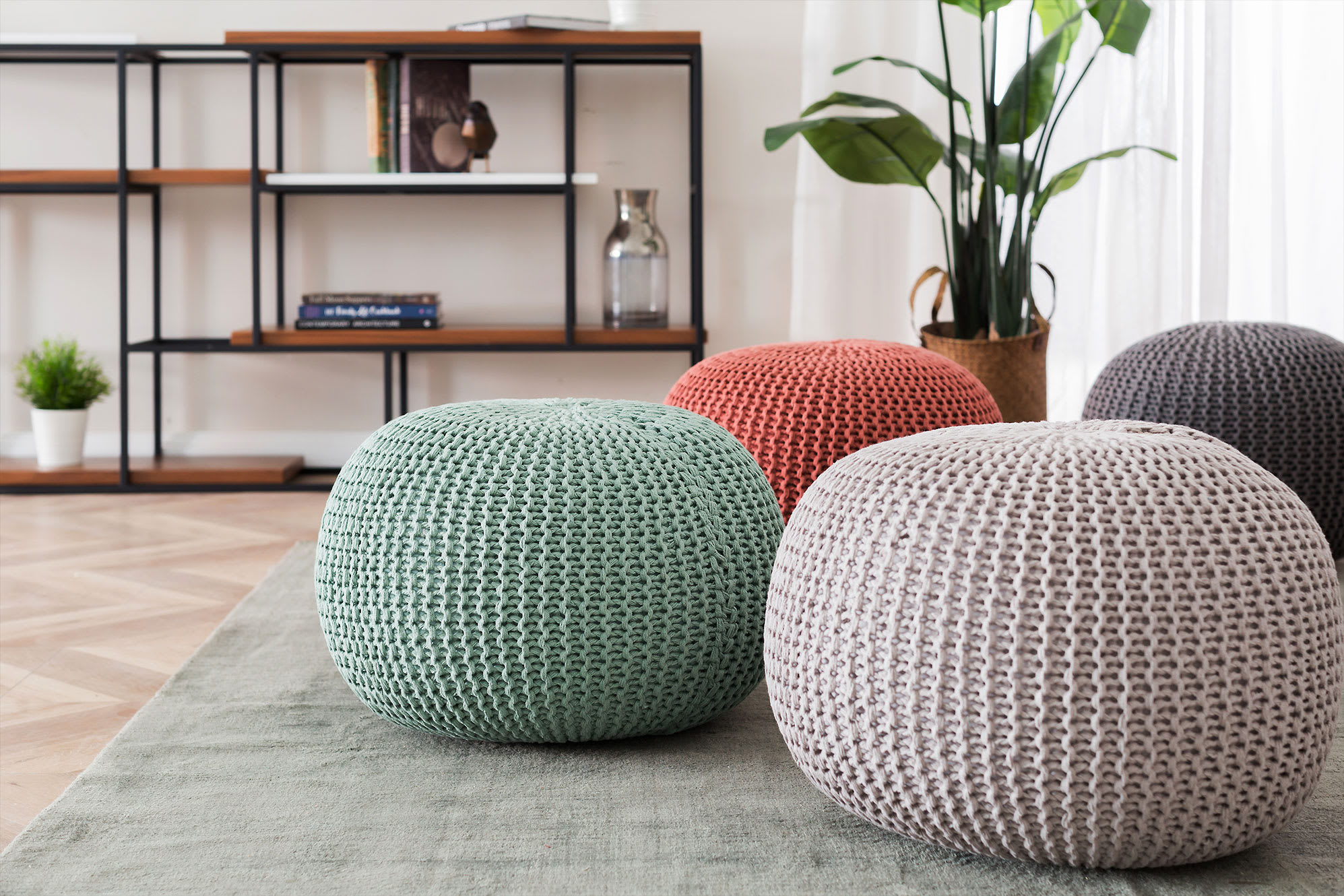 Laura Pouf 5