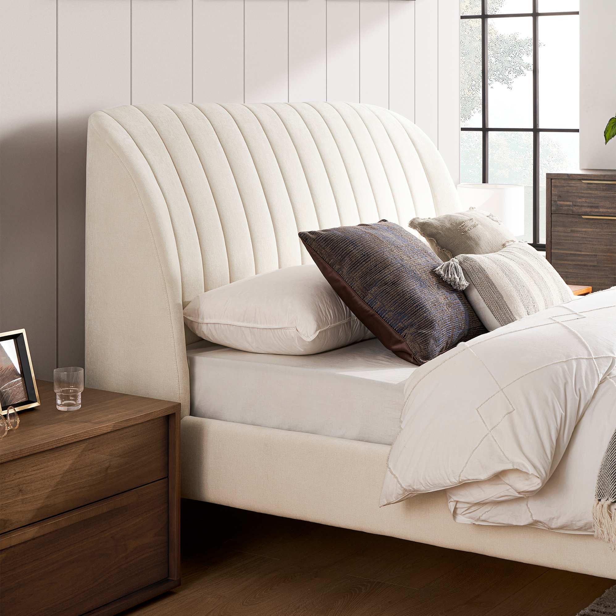 Lexi Tufted Bed with 2 Mika Side Table Set 5