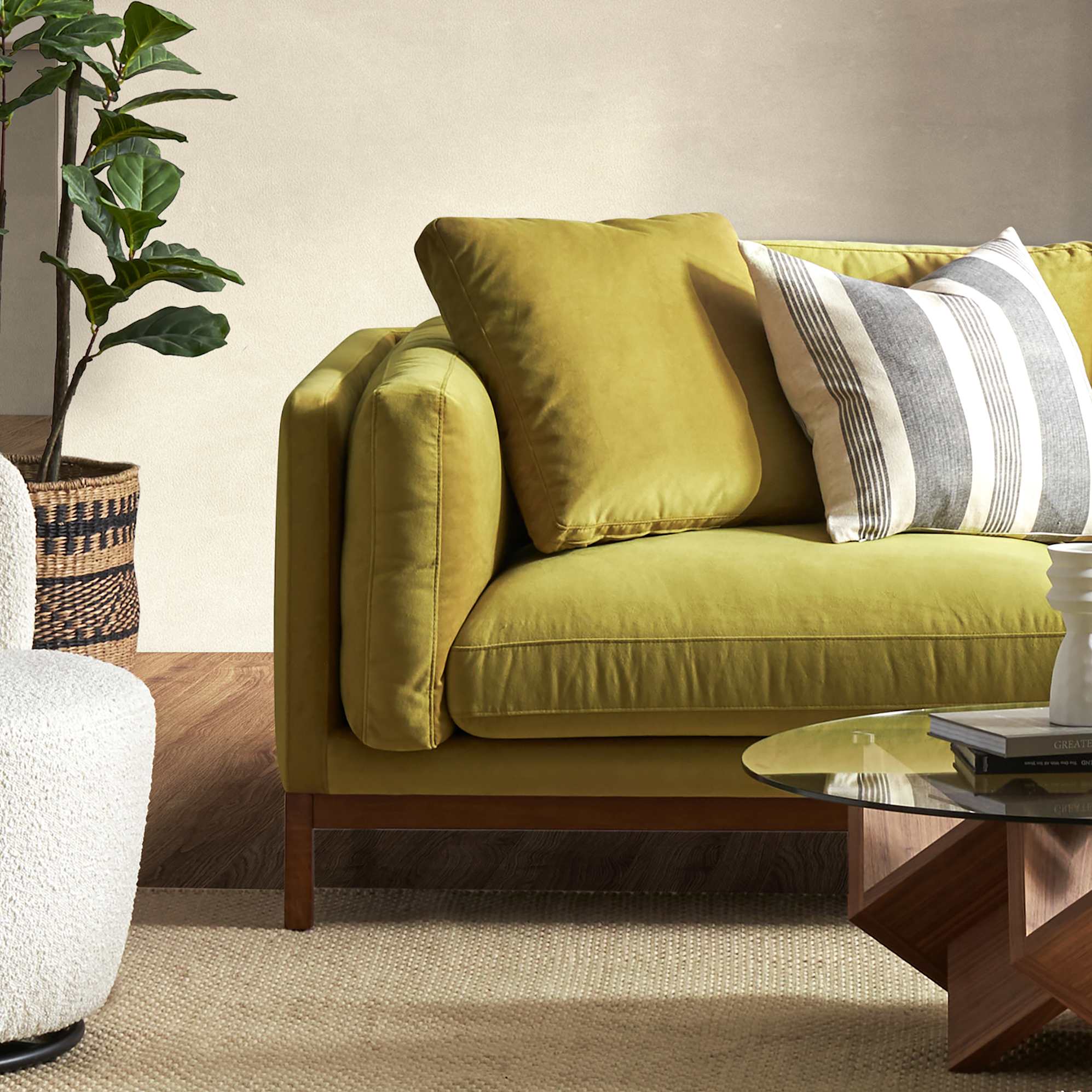 Owen Chaise Sectional Sofa 8