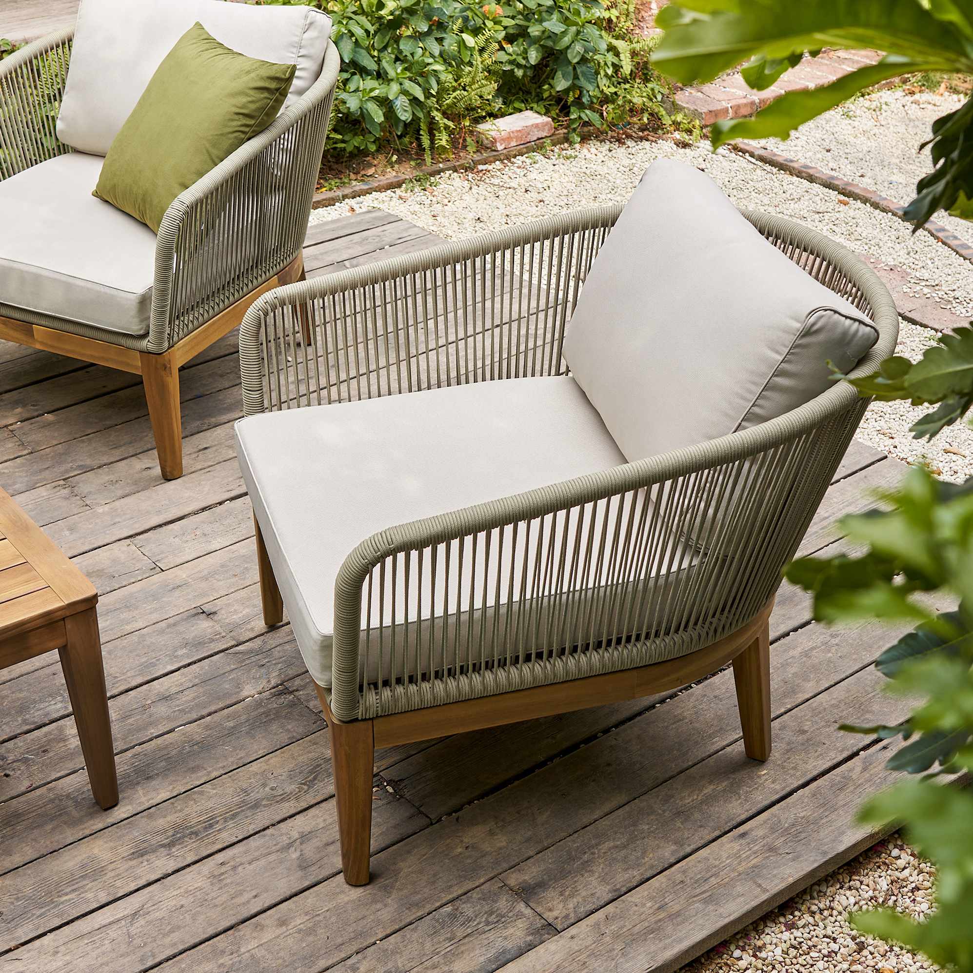 Maui Outdoor 2 Lounge Chairs & Coffee Table Set 2