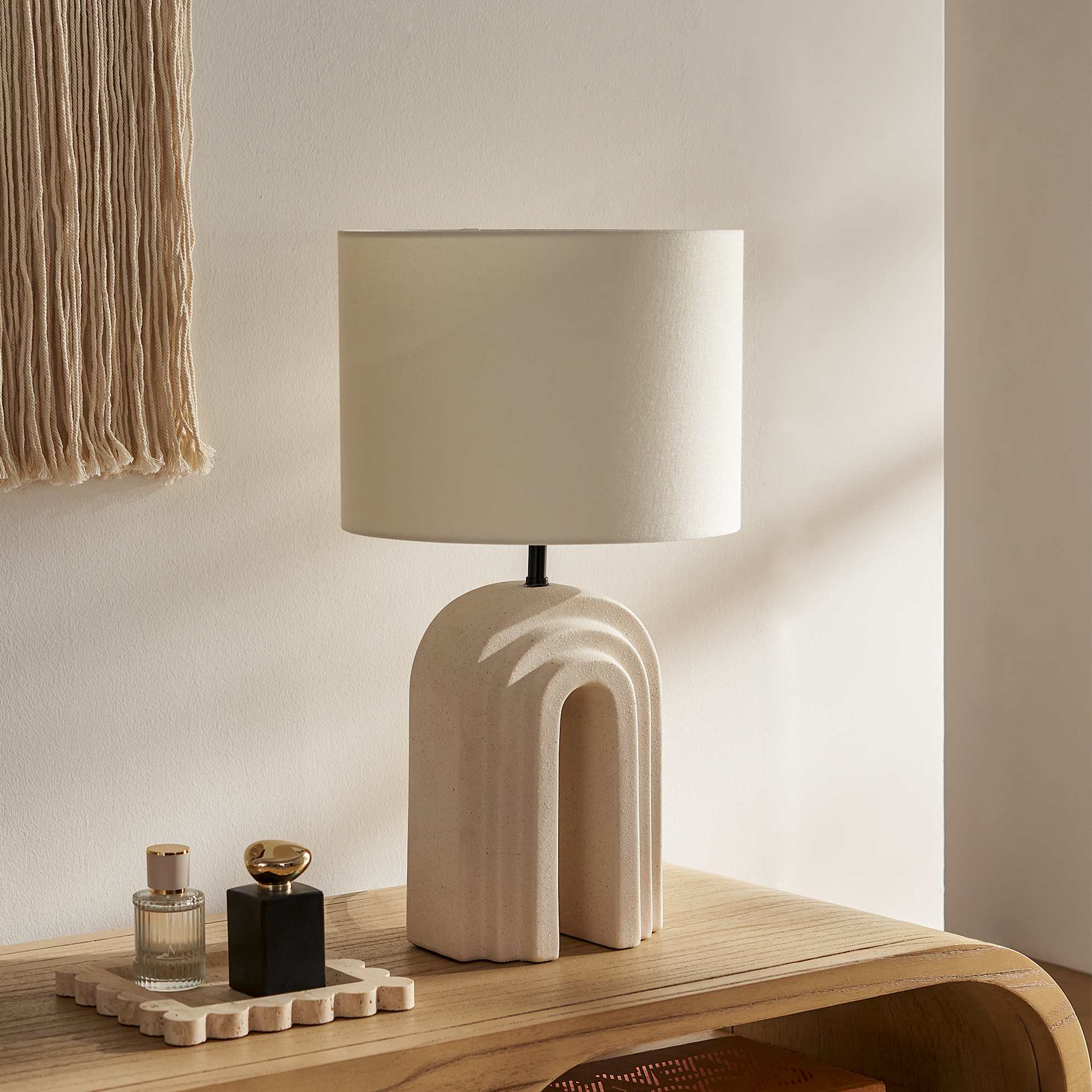 Blanc Arched Table Lamp 3