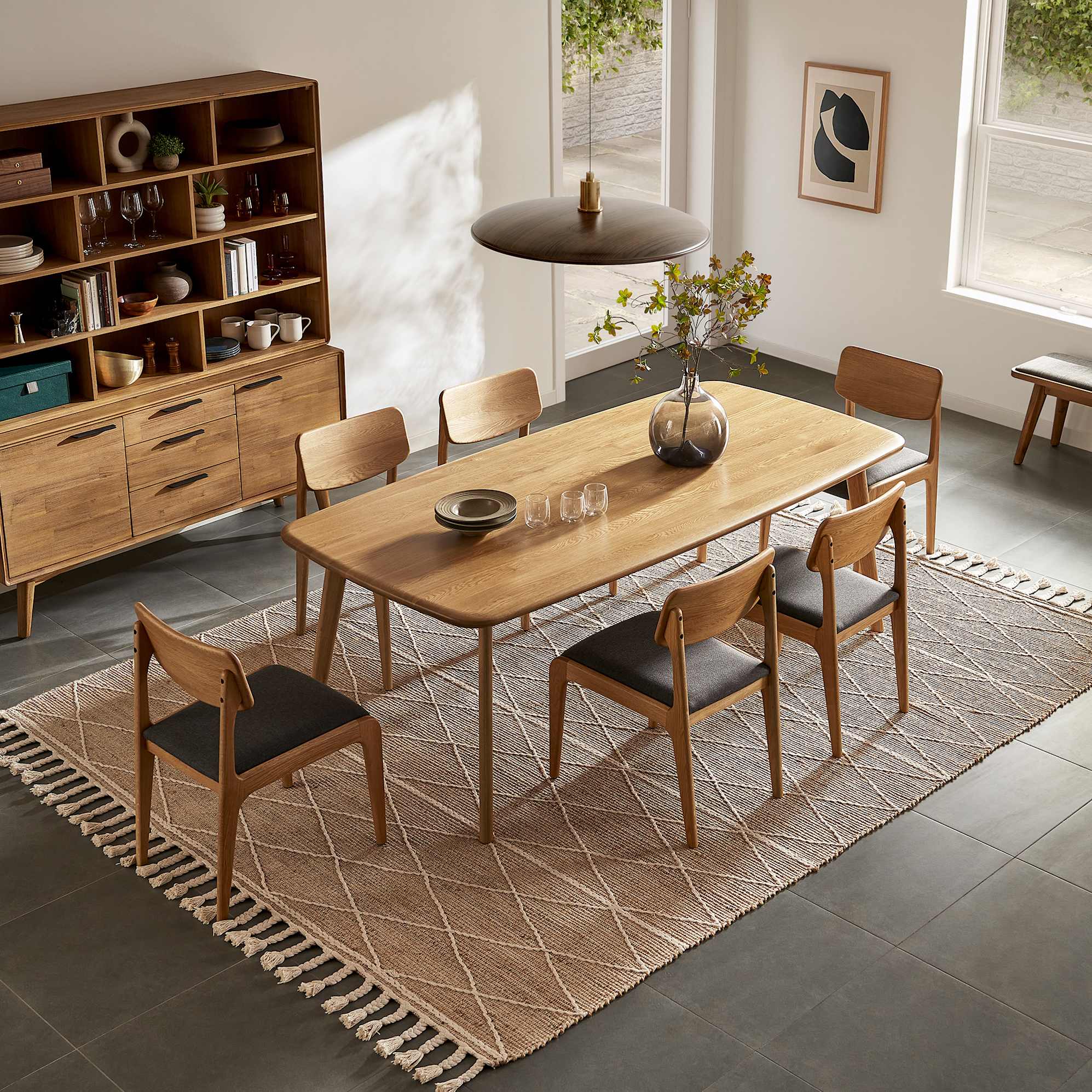 Vincent Dining Table 59", Oak lifestyle