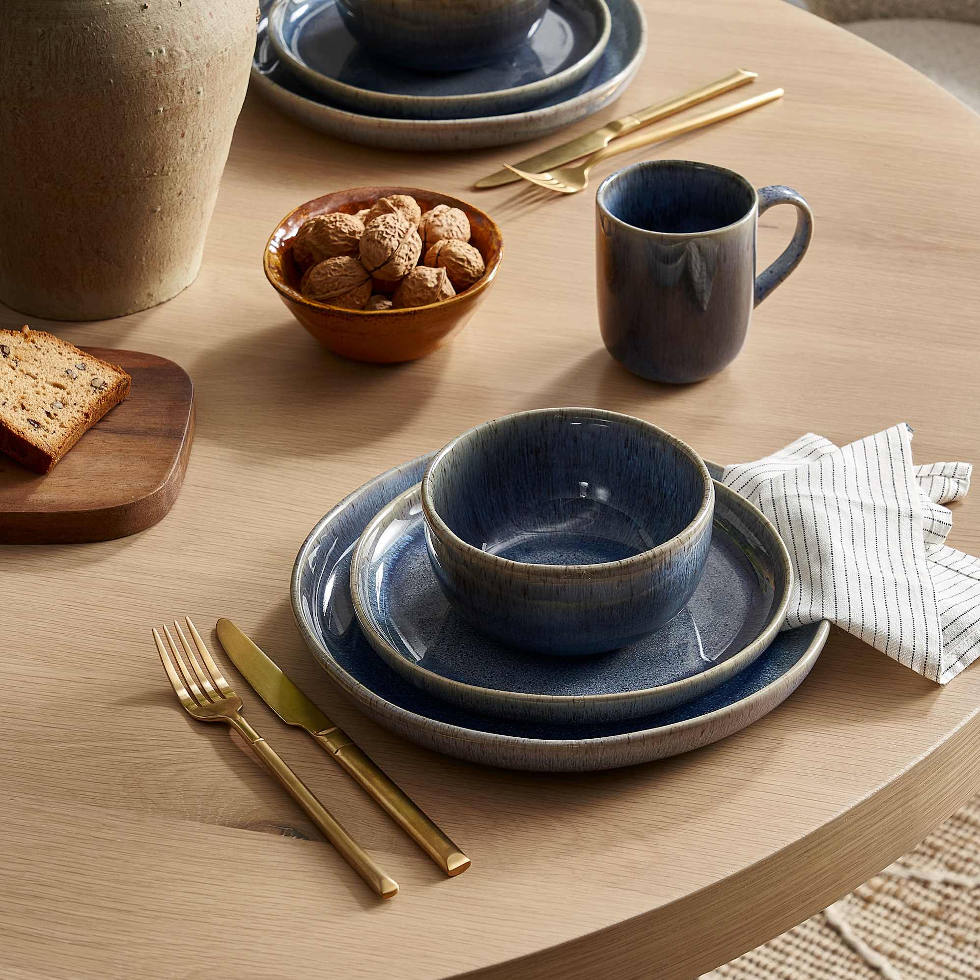 Renoir 16-Piece Dinnerware Set 2